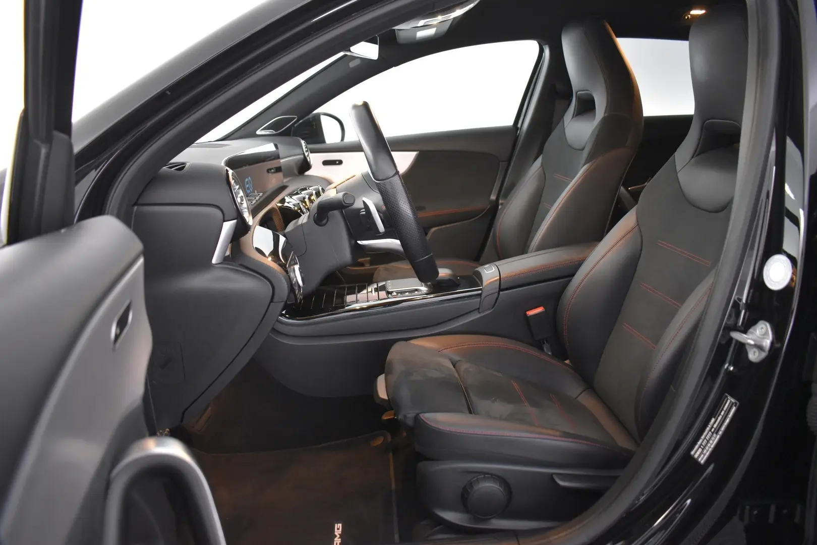 Car Image - 65i1ArUqrD26i5Yop890DL