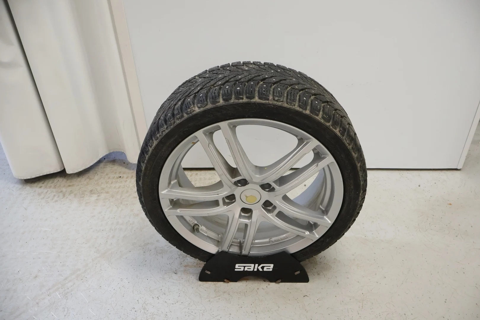 Car Image - 6Rxit3SbP7rqbuVOMOz8S3