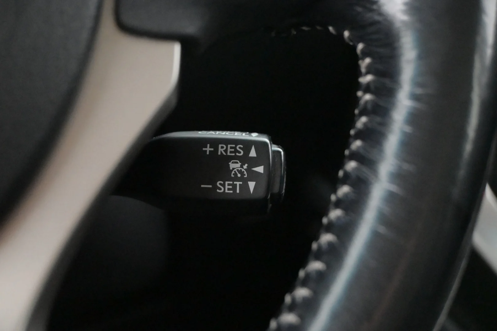 Car Image - 3XAjmnXIXb70lGzeuPVPr9