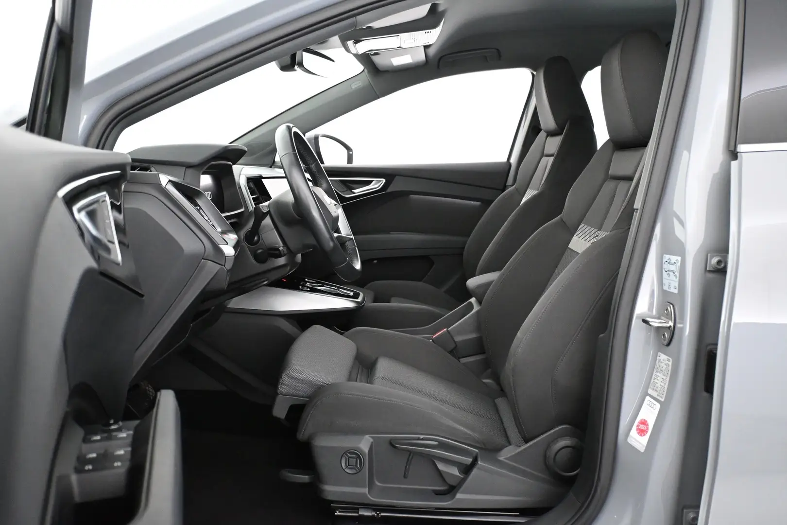 Car Image - 4zA6lbO5xYc18OSZOjR8Zv