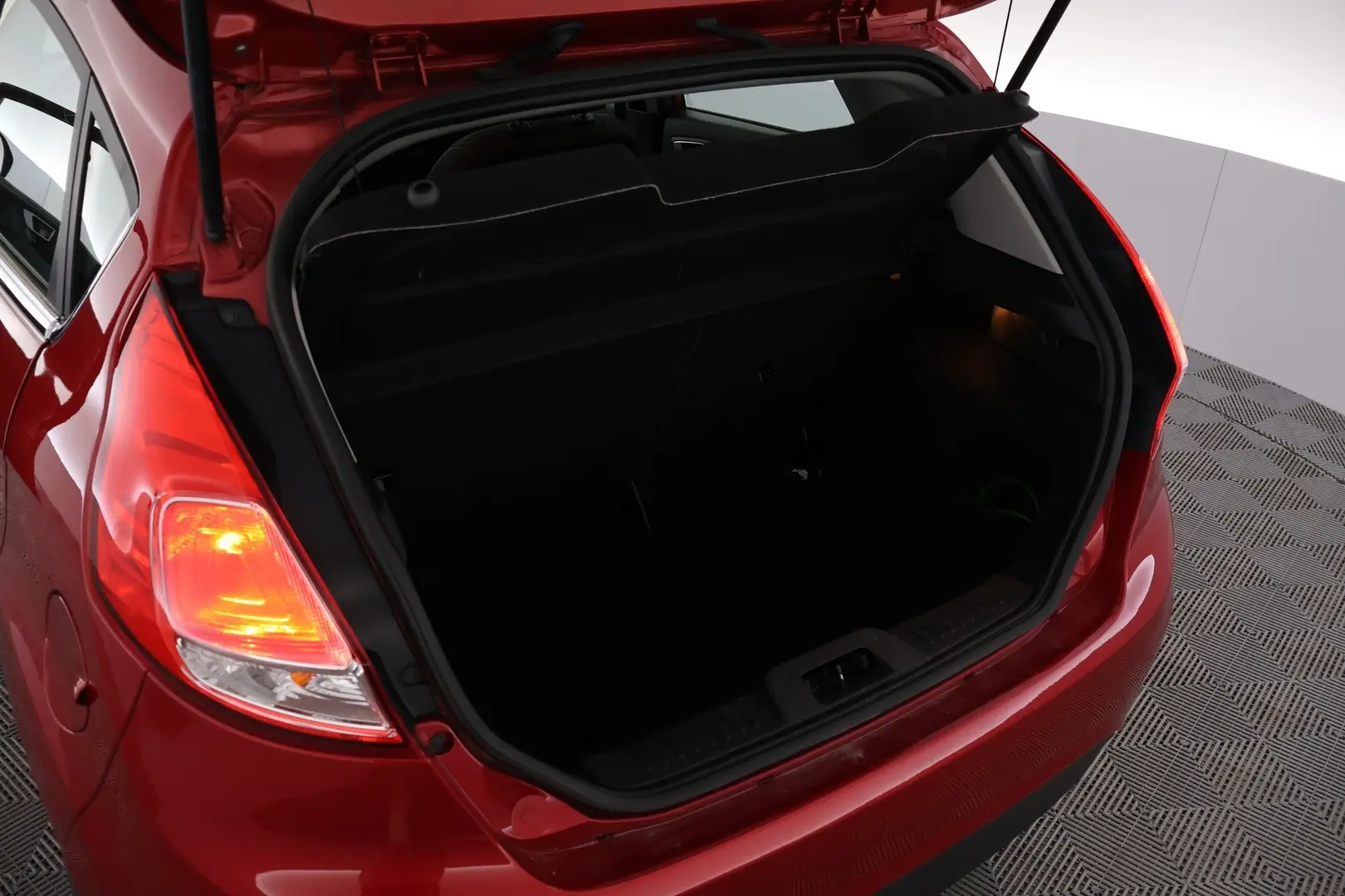 Car Image - 5tqj86J4K4RdZgPeQFfSkD