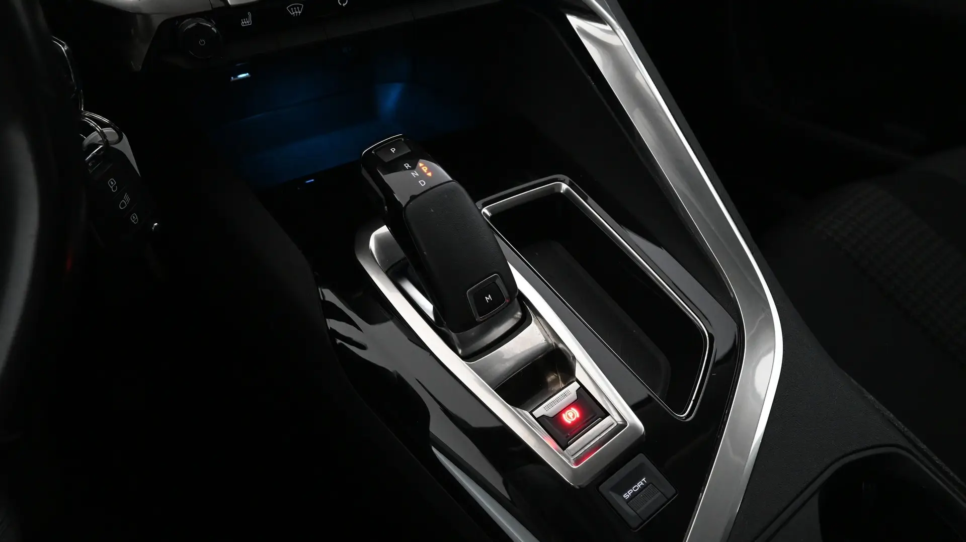 Car Image - 4ZQe2mzEq3YhB10Mxc7mvJ