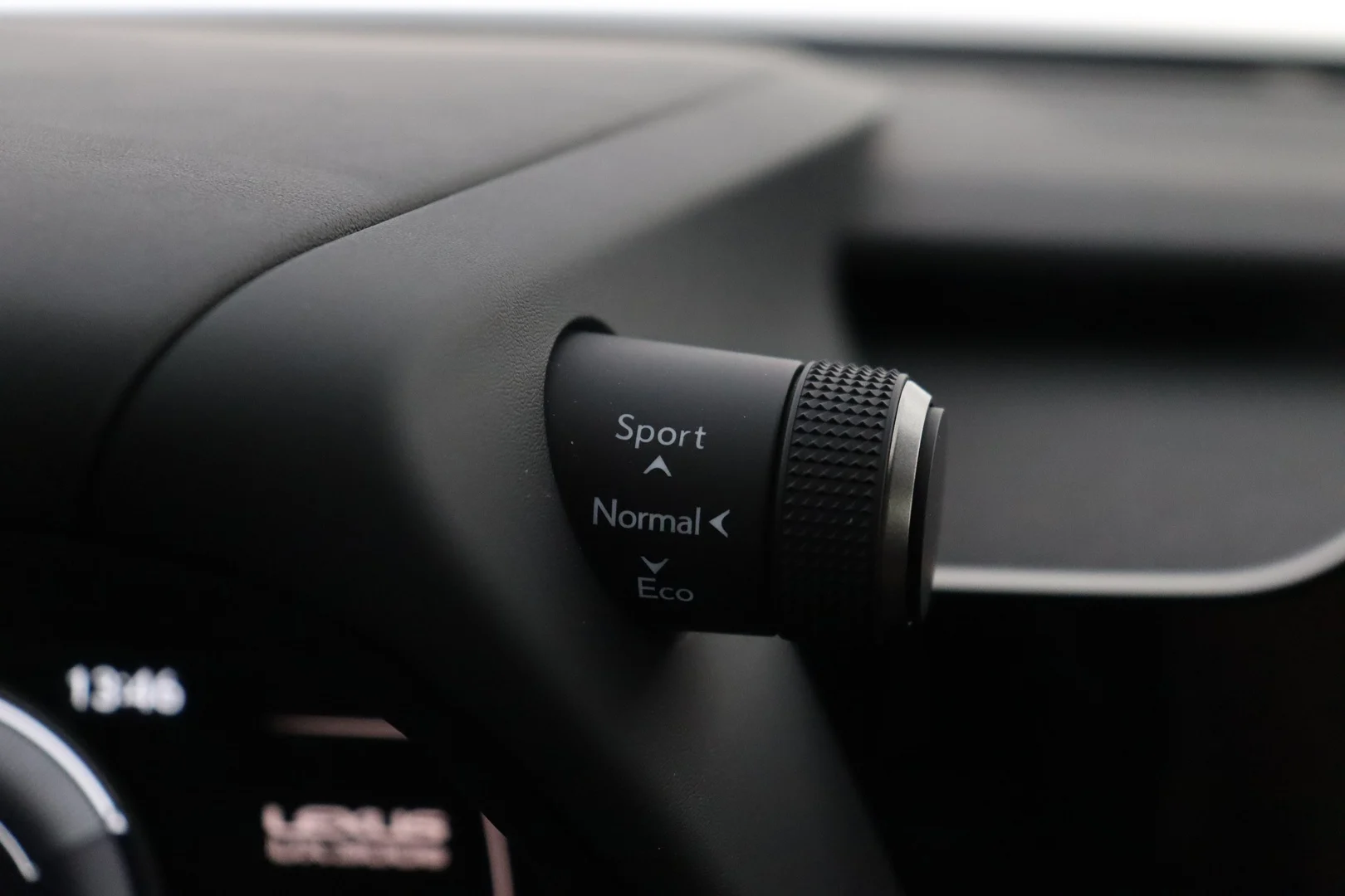 Car Image - jPOMap9bLWqIvMifdS2YI