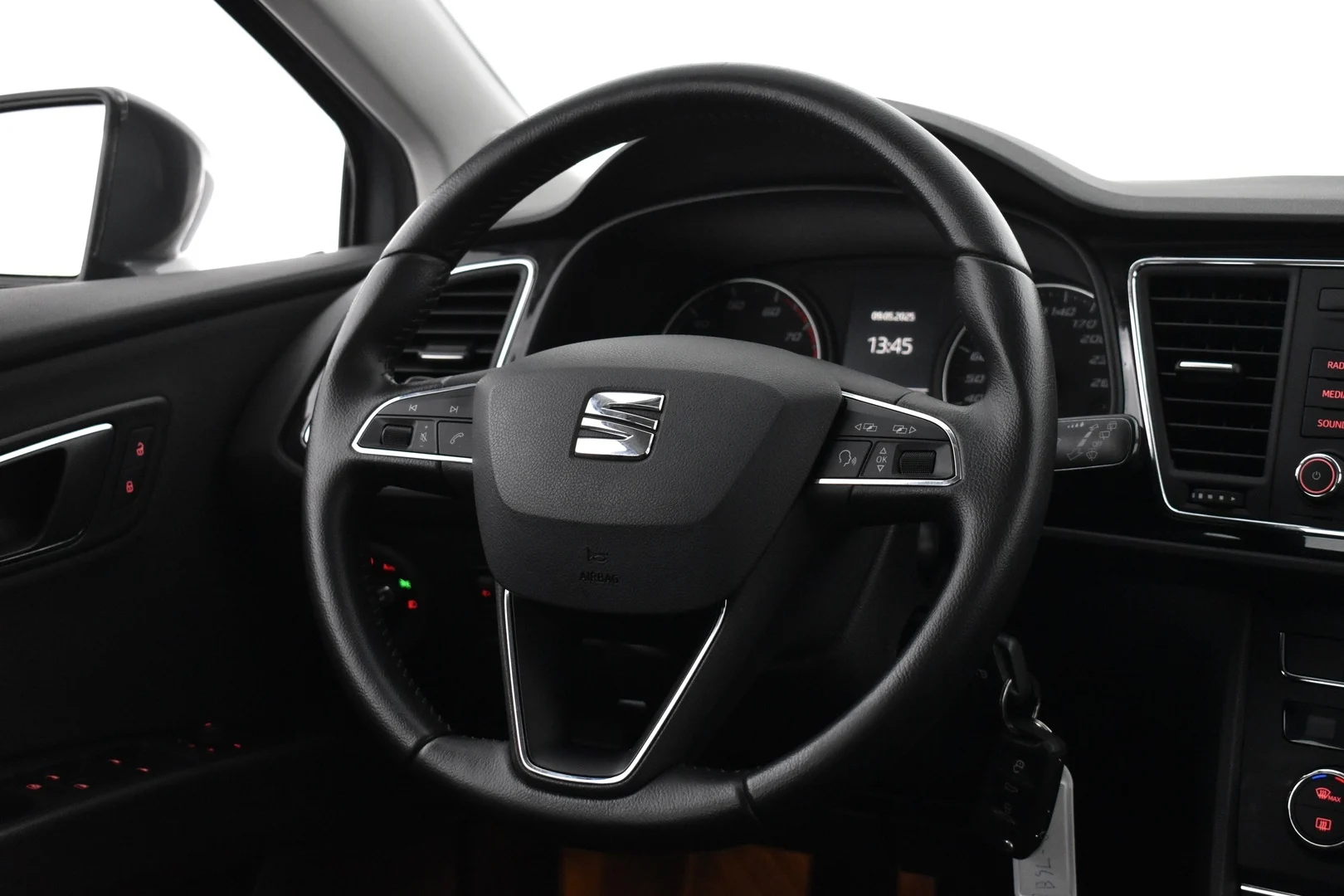 Car Image - 2DLf5hhepPJAsYHhngVFzY