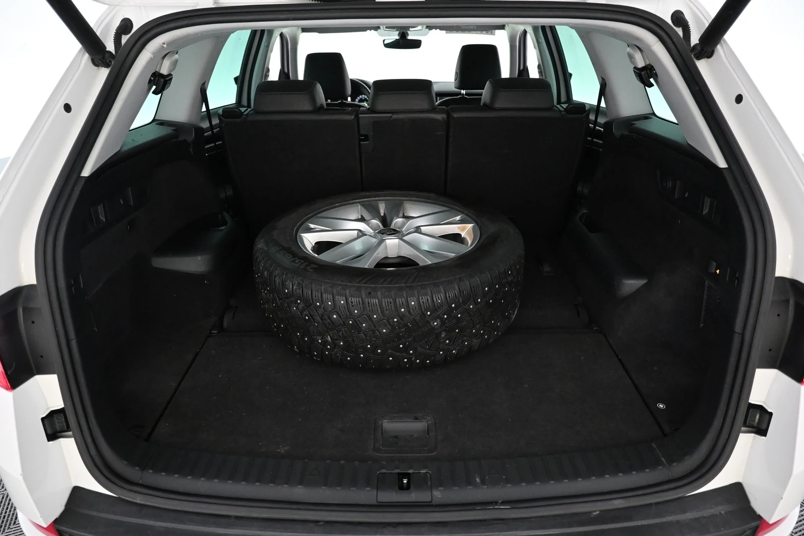 Car Image - 4I2iASDGiN0ID2Olk150XY