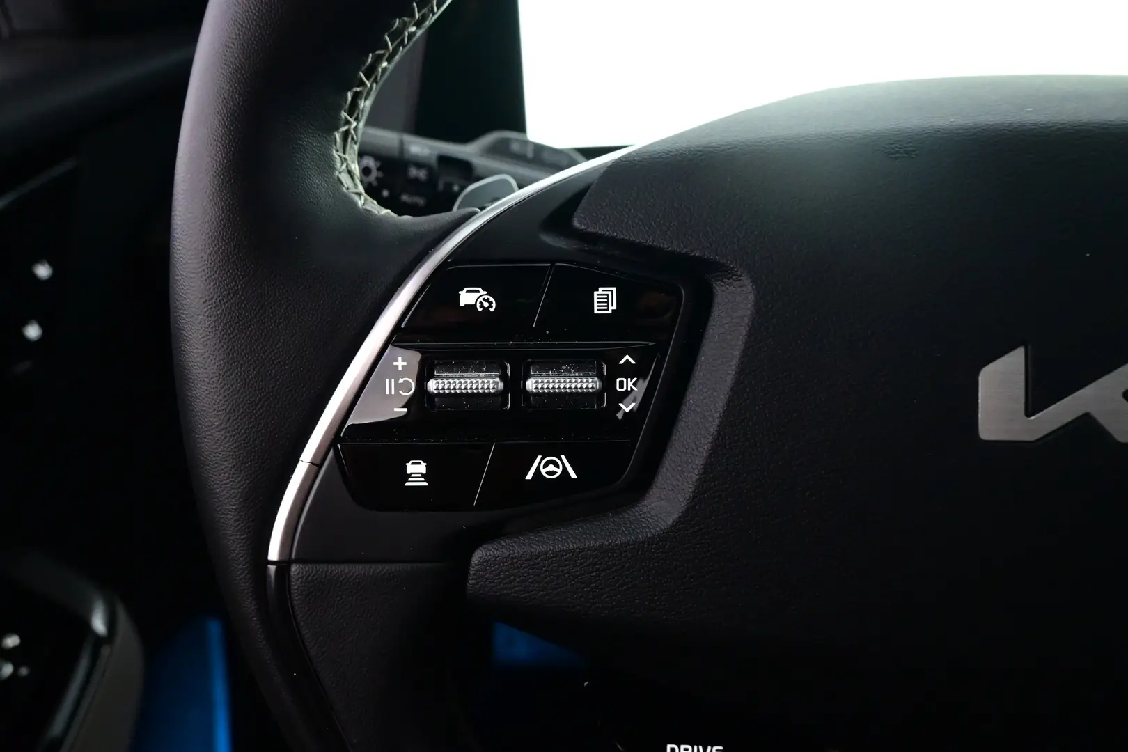 Car Image - 61IixCBTCIHPY2lMNcEu40