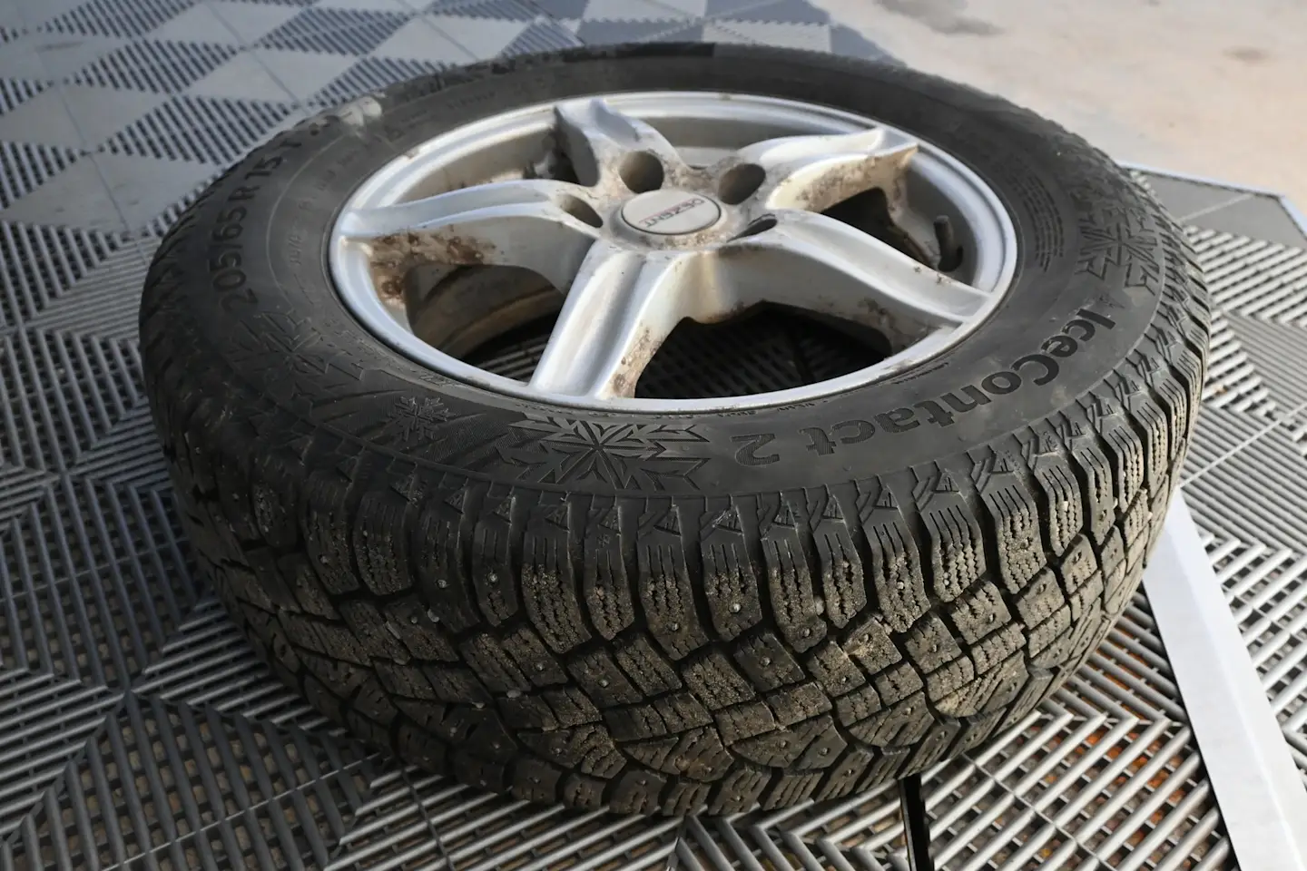 Car Image - yOz3wSoch5XVpoD4J0sPa