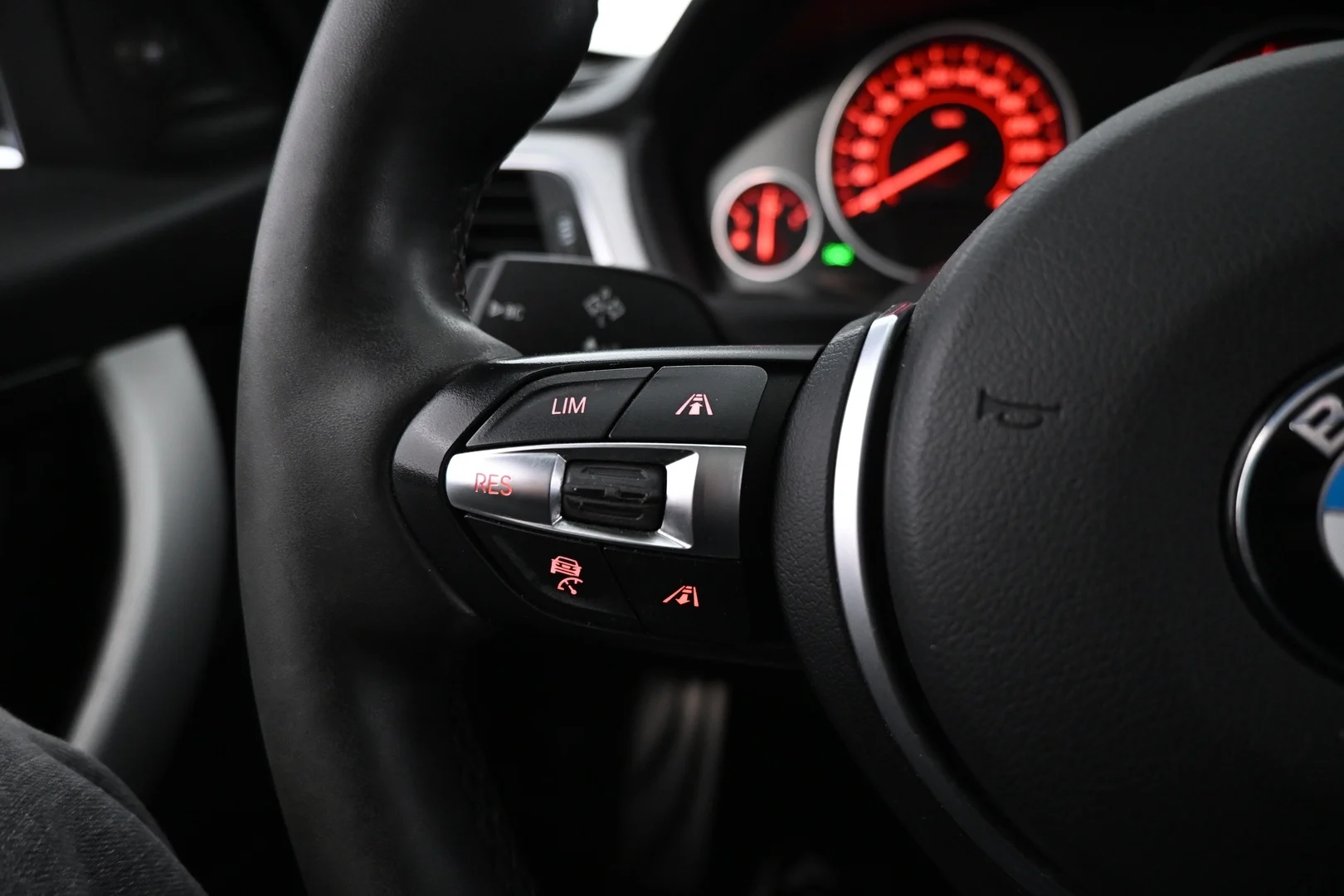 Car Image - PYsiOOg3BFKT5N8Dm6I9v