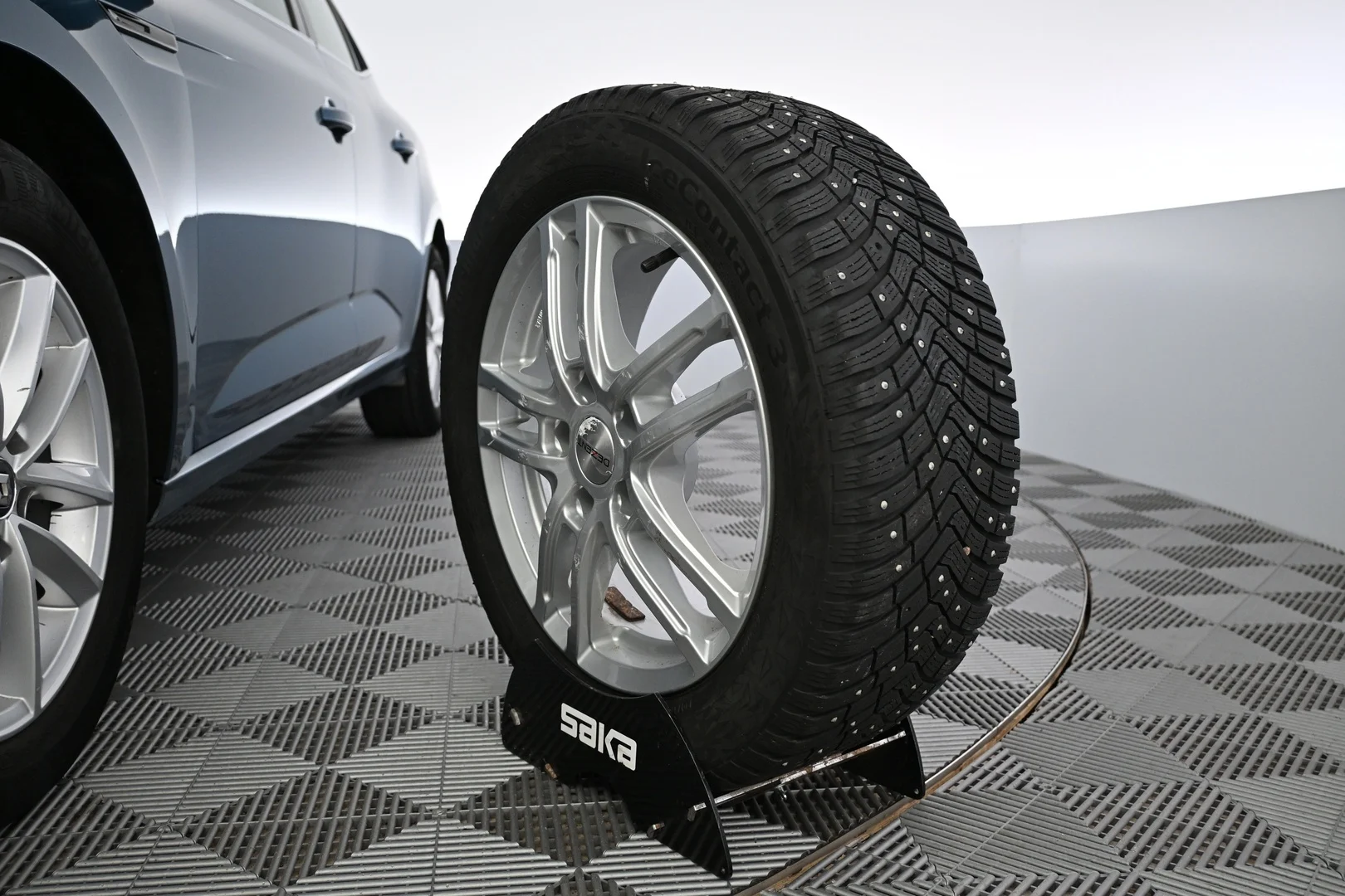 Car Image - 3E1le8vTSSZ5NHpfoQMt8C