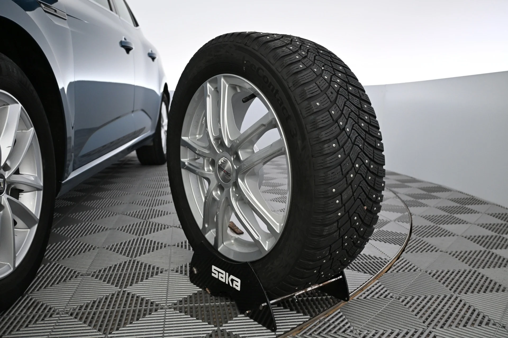 Car Image - 3E1le8vTSSZ5NHpfoQMt8C