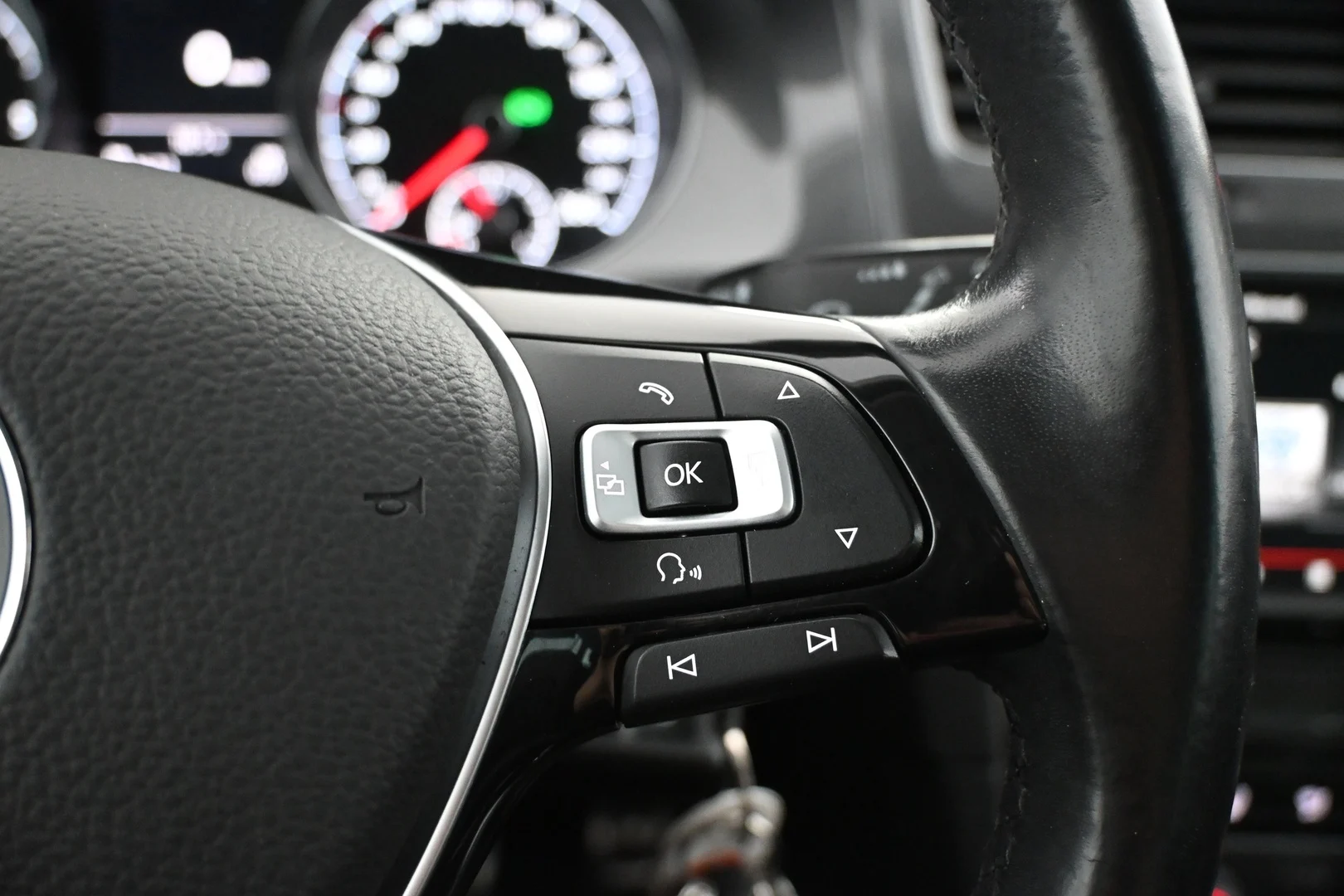 Car Image - 2M7NL4gGvL4wyfDjOTTXE1