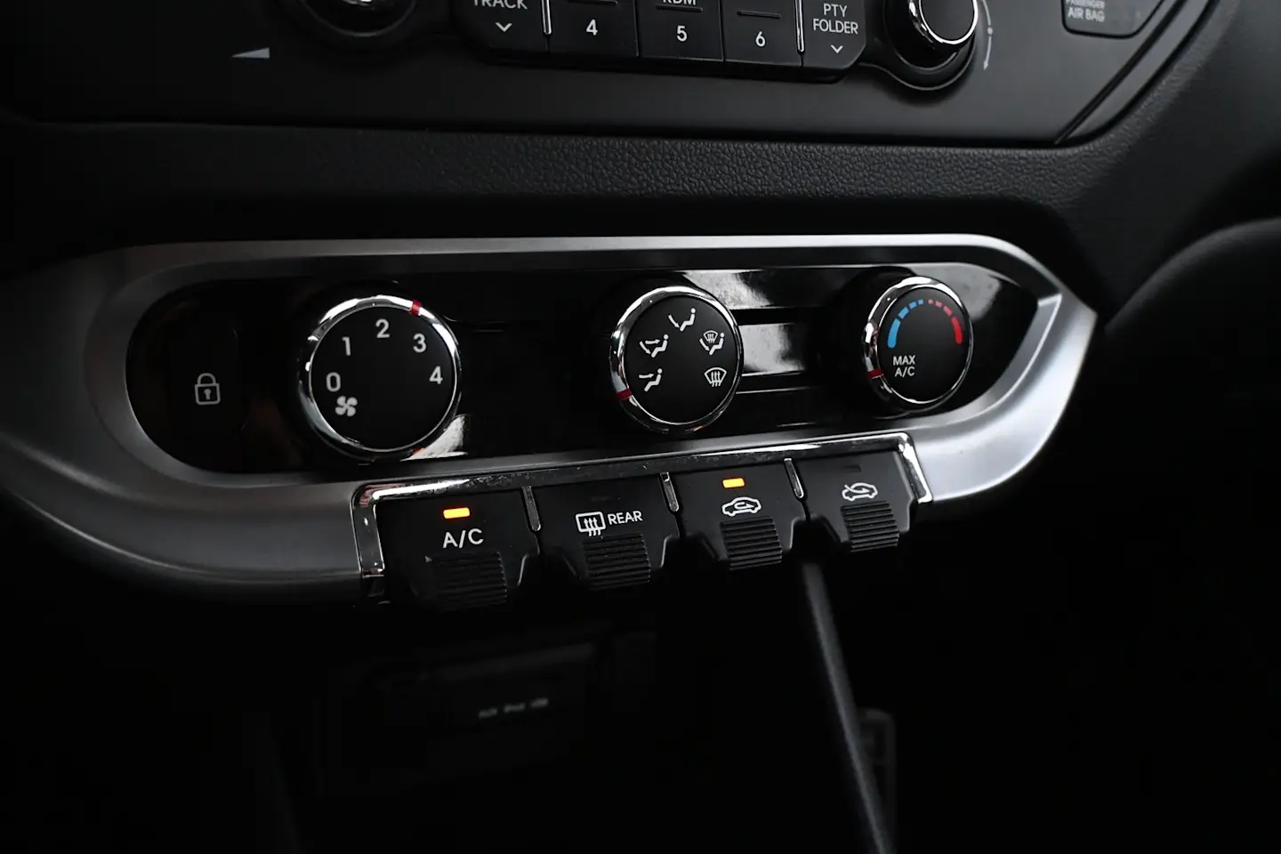Car Image - 2mYIZjvMkQYp3XjM5w3gtI