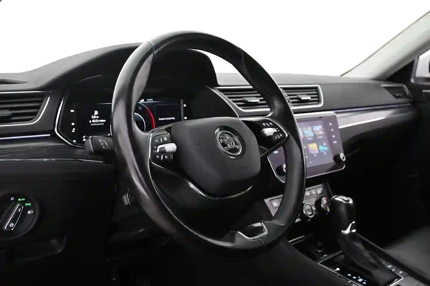 Car Image - yoWYJ7bbNn3bSf7Qz4j5T