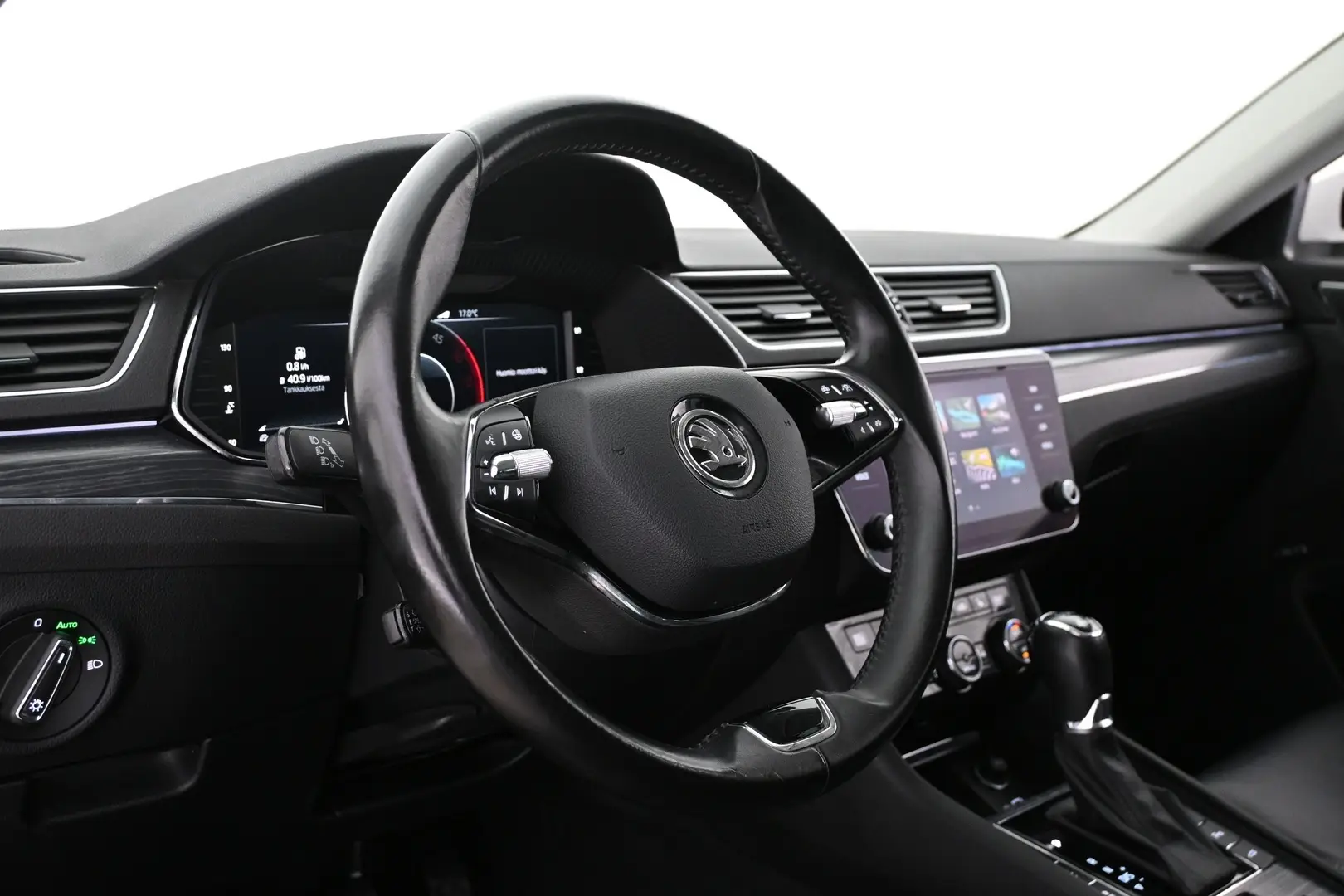 Car Image - yoWYJ7bbNn3bSf7Qz4j5T