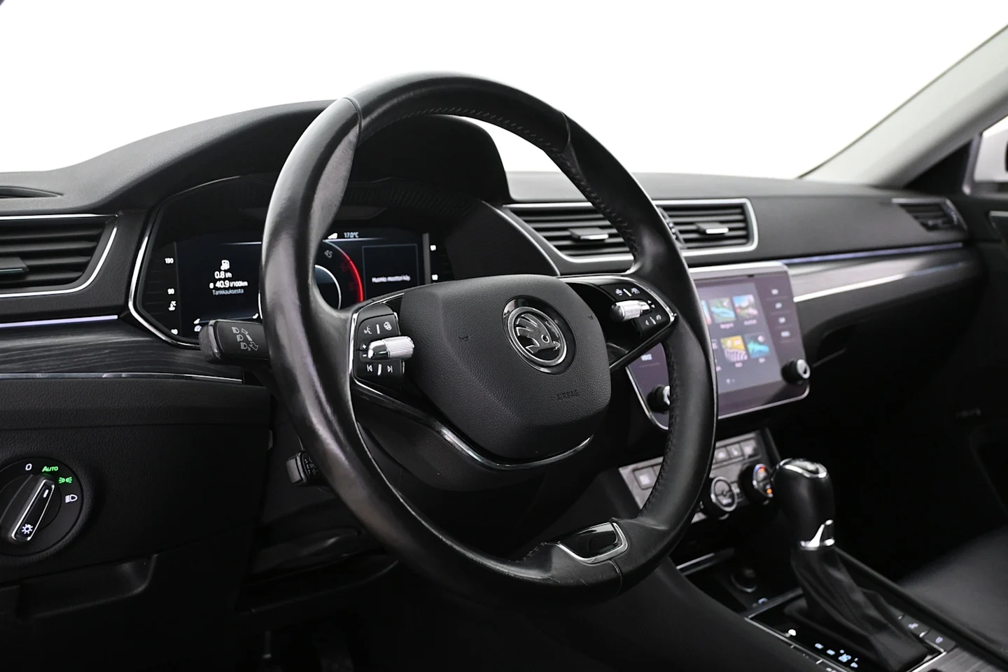 Car Image - yoWYJ7bbNn3bSf7Qz4j5T
