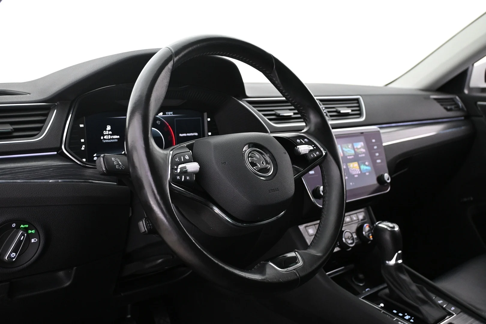 Car Image - yoWYJ7bbNn3bSf7Qz4j5T