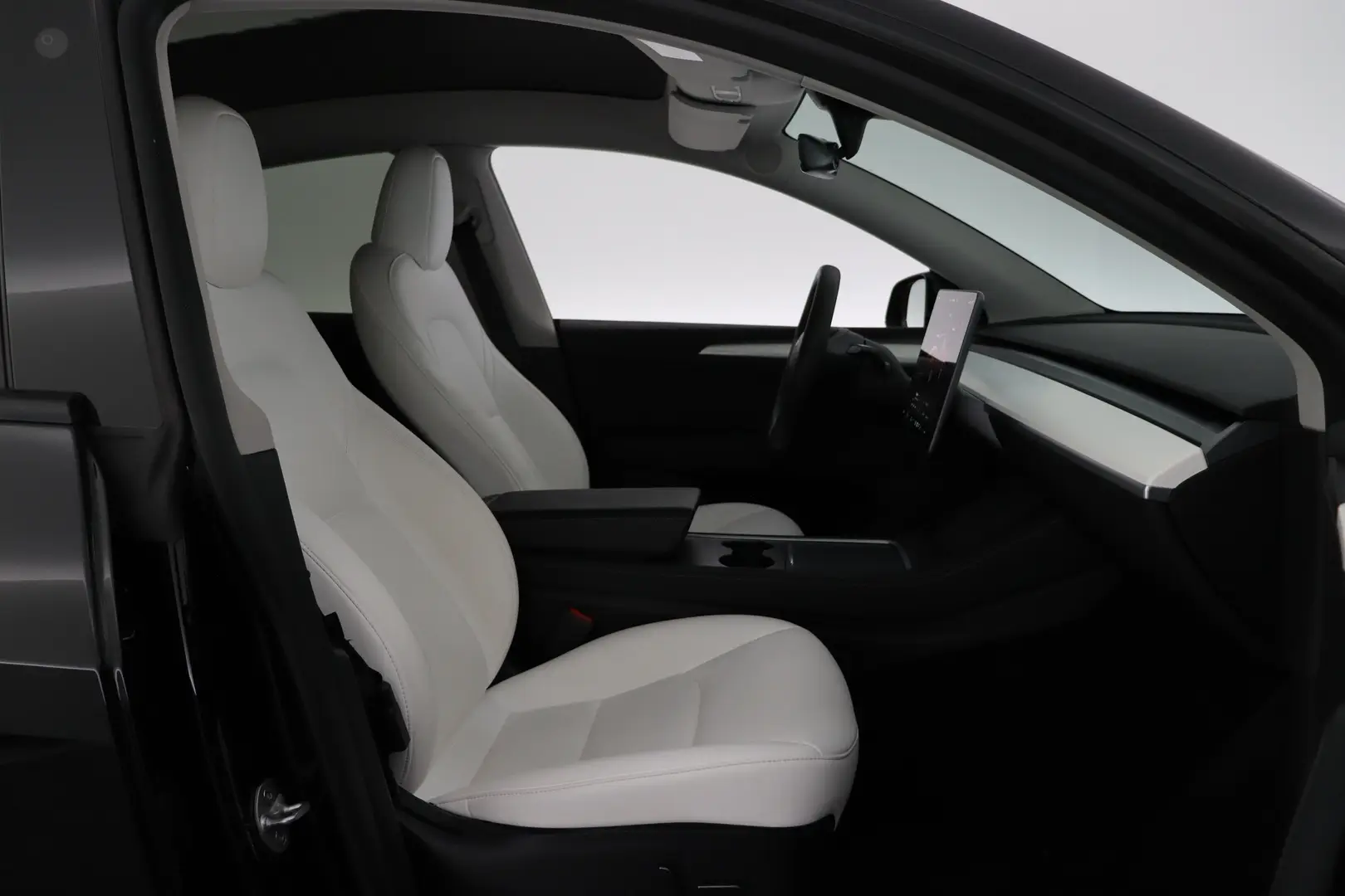 Car Image - 7BEBzDjsdRikmltNbT9Rft