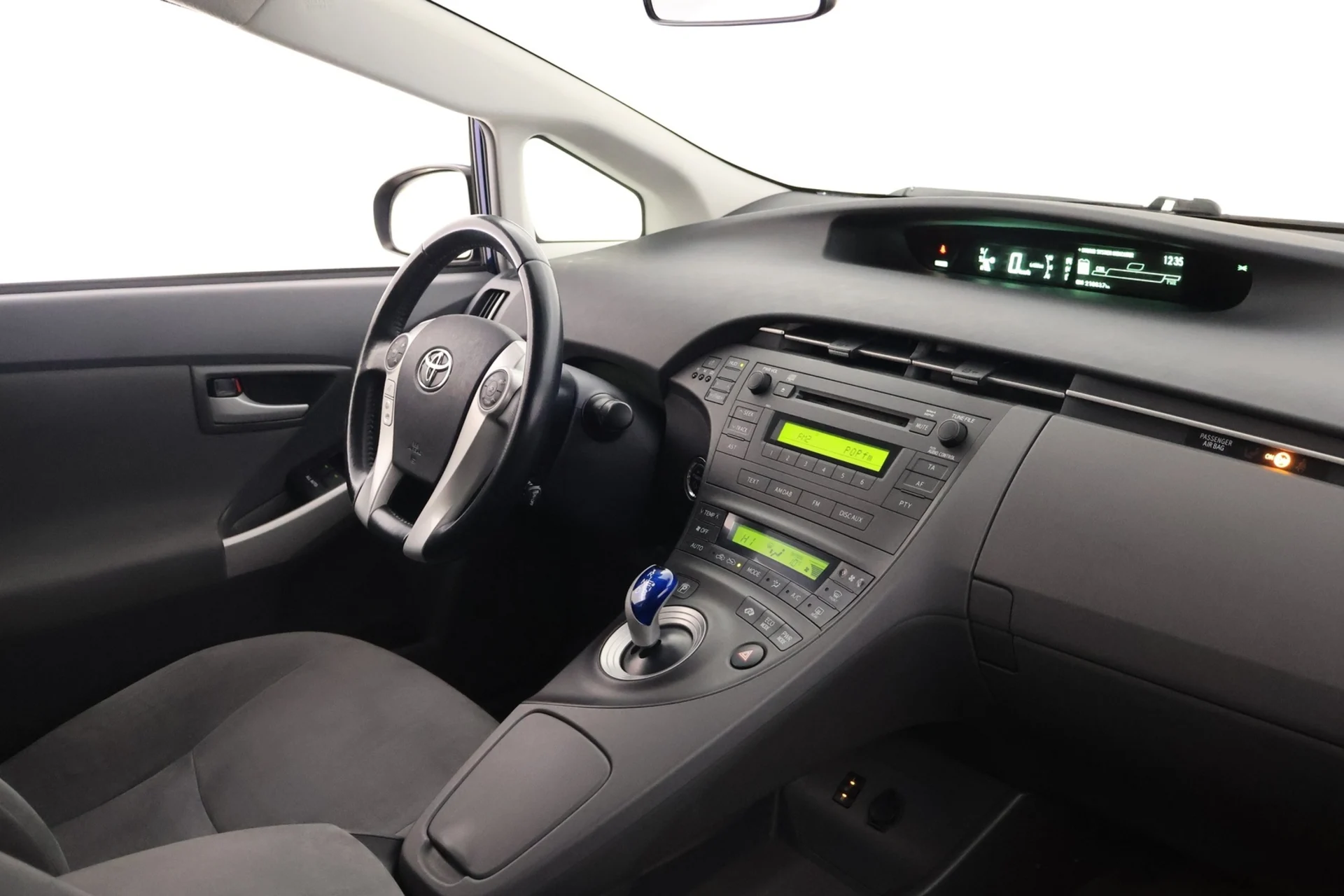 Car Image - 7w3lsWtL7D8SQOdzoSO17D