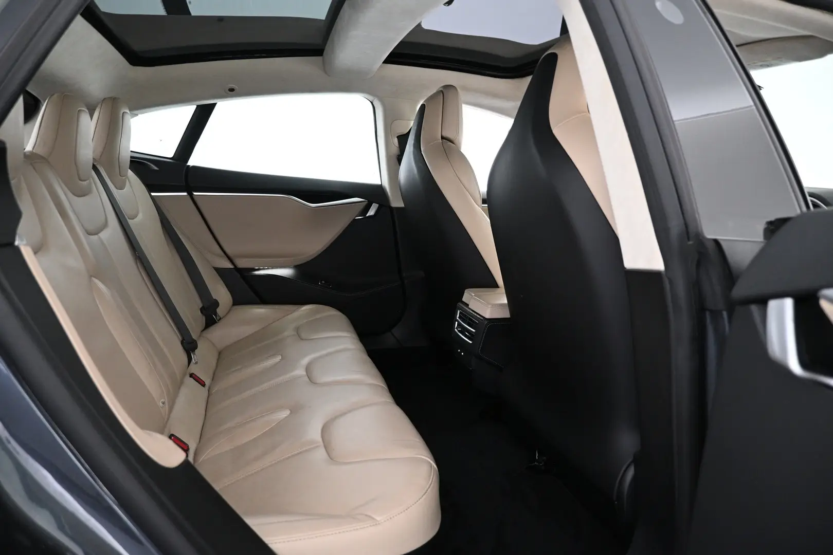 Car Image - 2amc7lCZABIM1BK3JSOo6D