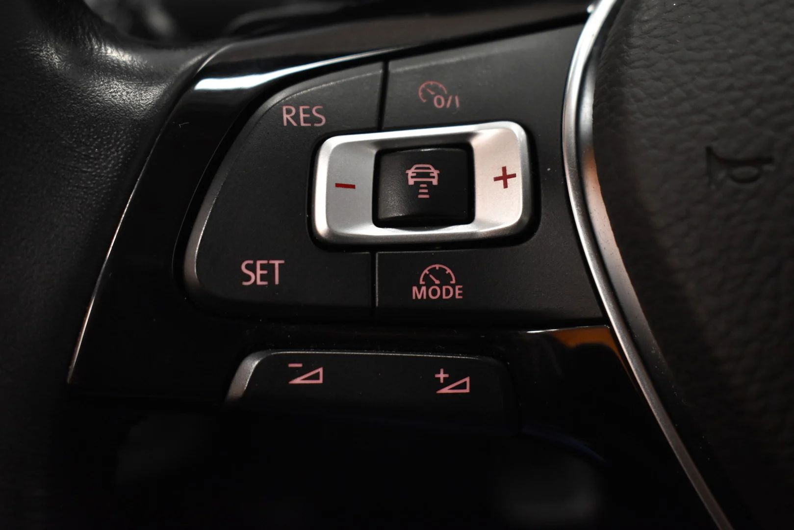 Car Image - pb9IAmHQiAA3bmaY29oZO