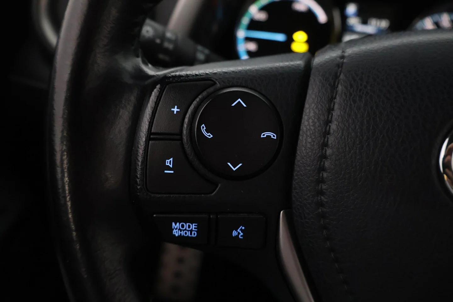 Car Image - 36V0vPAa9UmnYlAErTnEcO