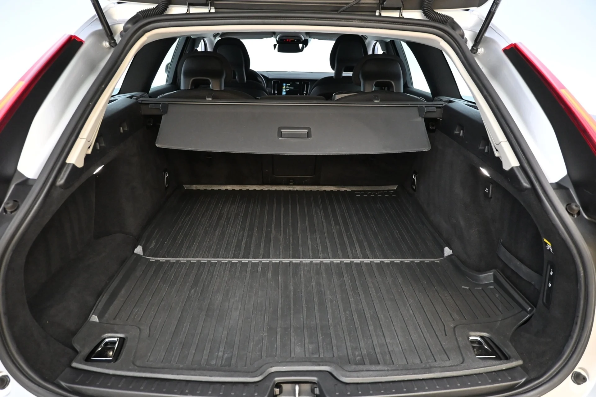 Car Image - 2KA6xrBdKg0Xnuvqm0AMhf