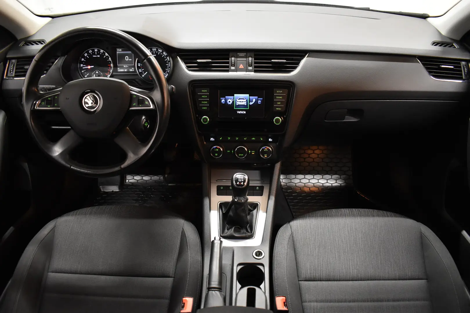 Car Image - 3I65Oqm6F3ZnylpySXjcoQ