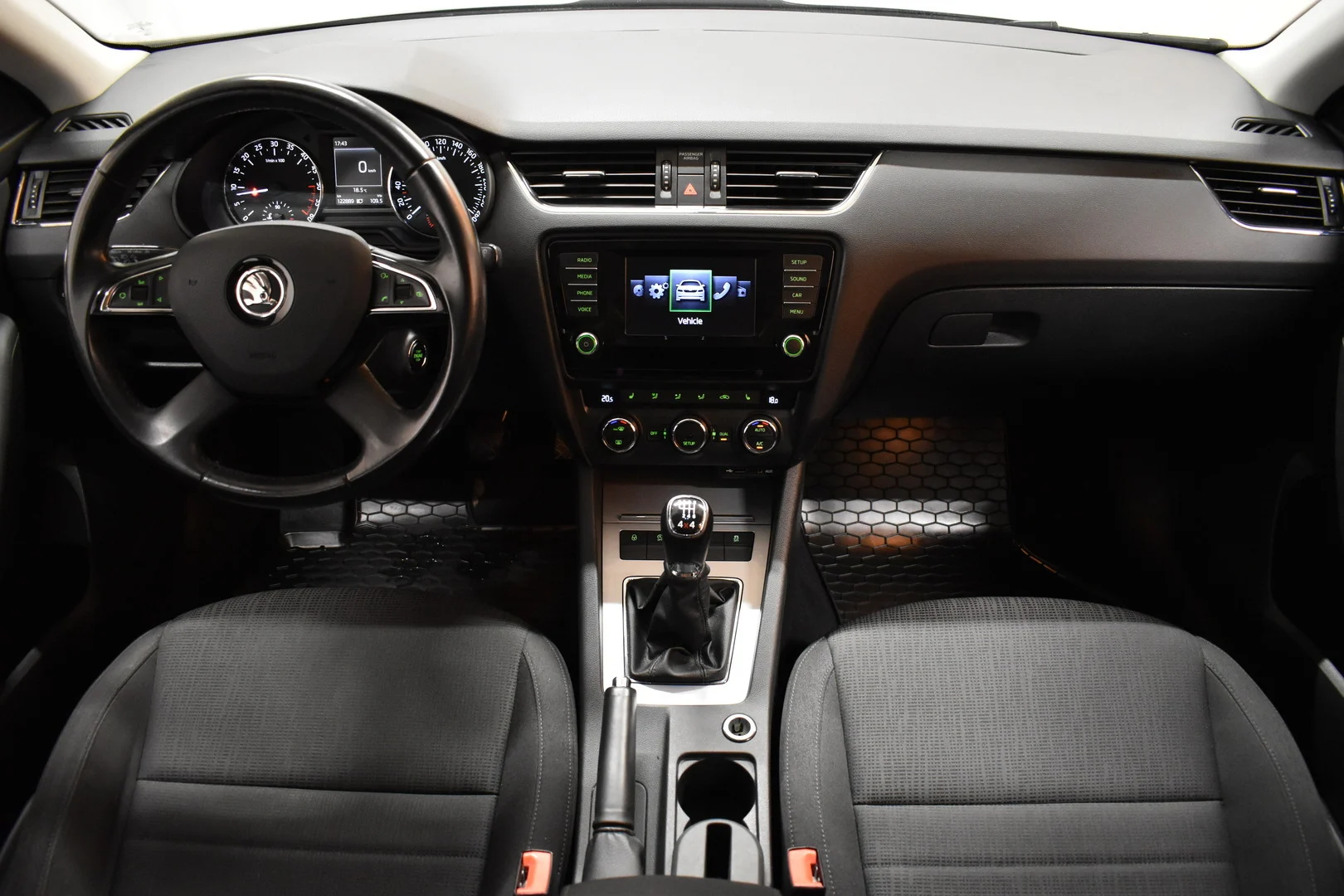 Car Image - 3I65Oqm6F3ZnylpySXjcoQ
