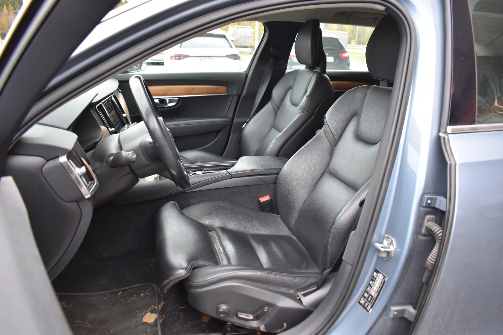 Car Image - 4YK2sHk91lChAJfS3fWMlH