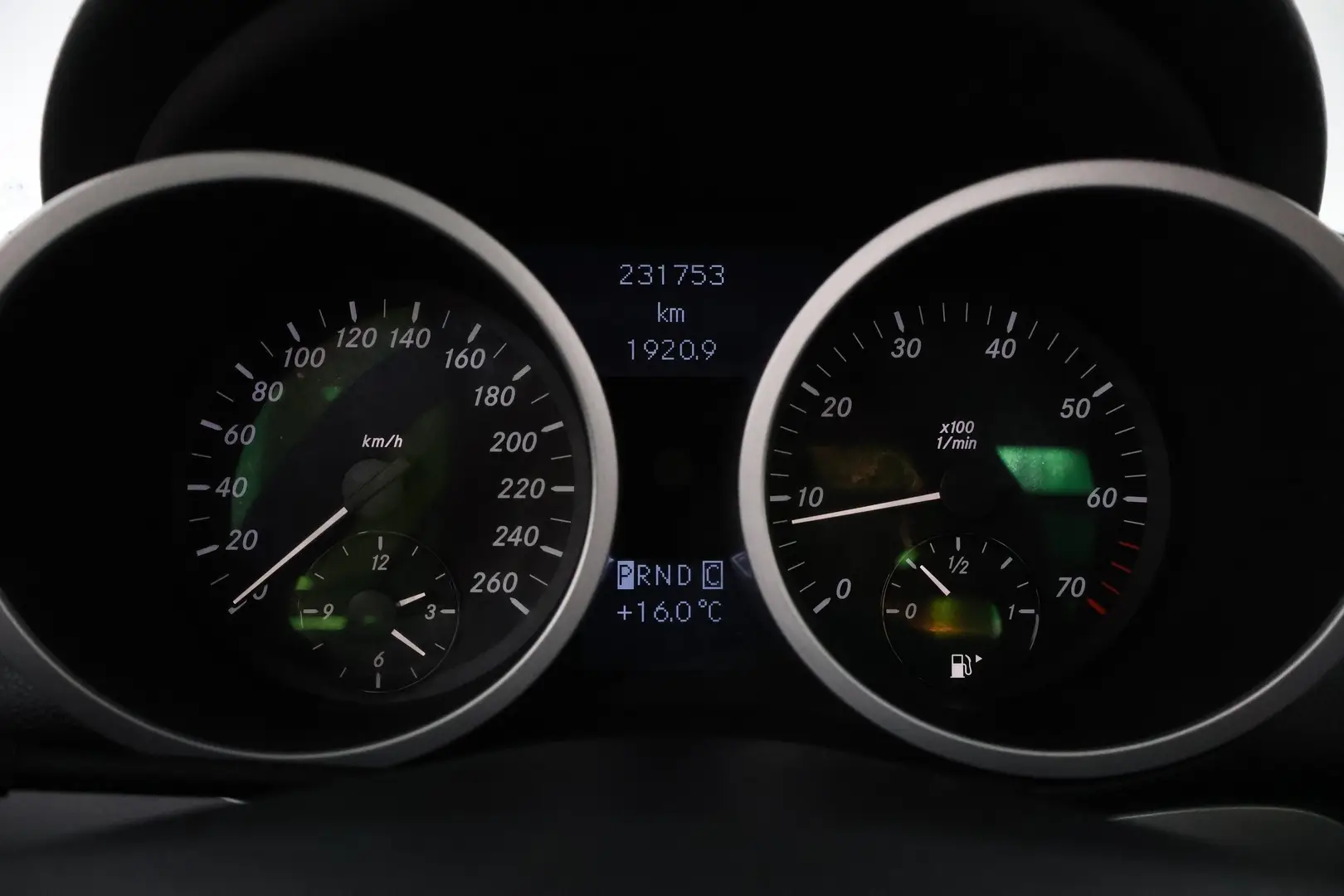 Car Image - 5CYg7B1afyyczUASzCwrWe