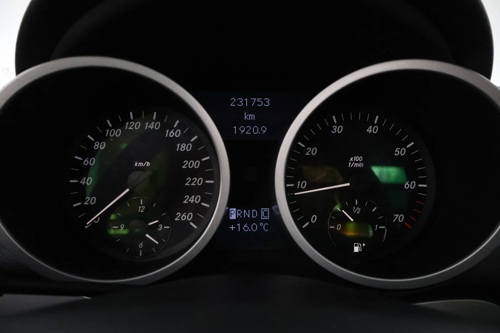 Car Image - 5CYg7B1afyyczUASzCwrWe