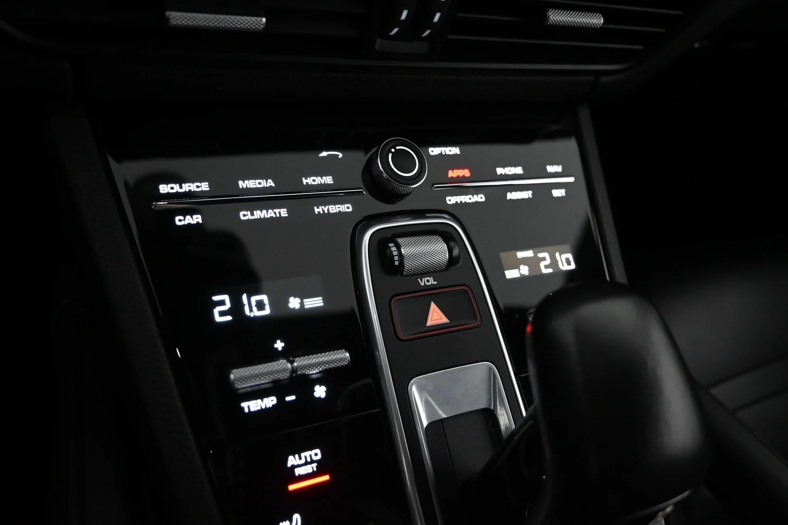 Car Image - 5ZcoXxo3Rc7uYLCBpwpMcA