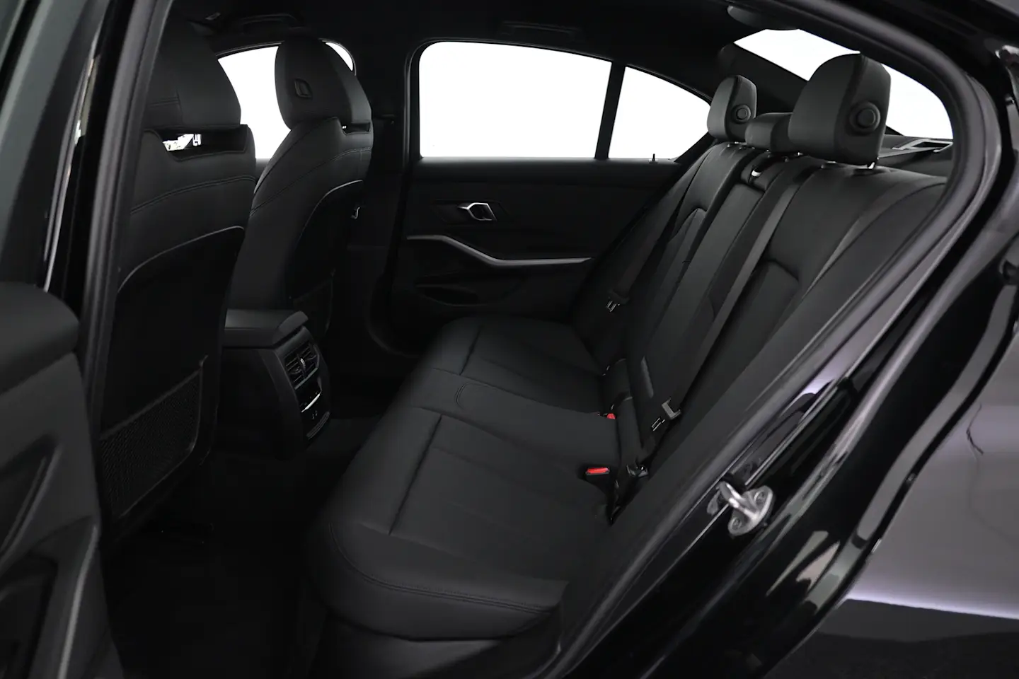 Car Image - oicI0oxzlmAR0Cd6Df4PG