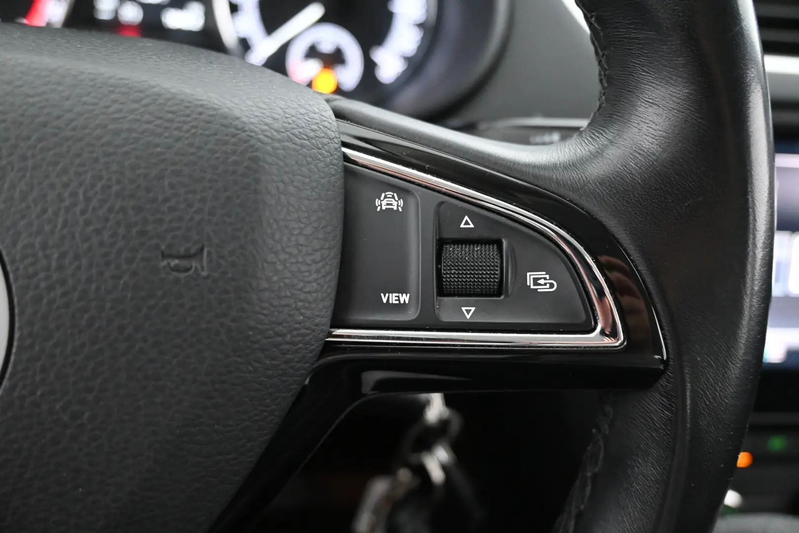 Car Image - 5UxozruUhcRIn5c3jeUMLm