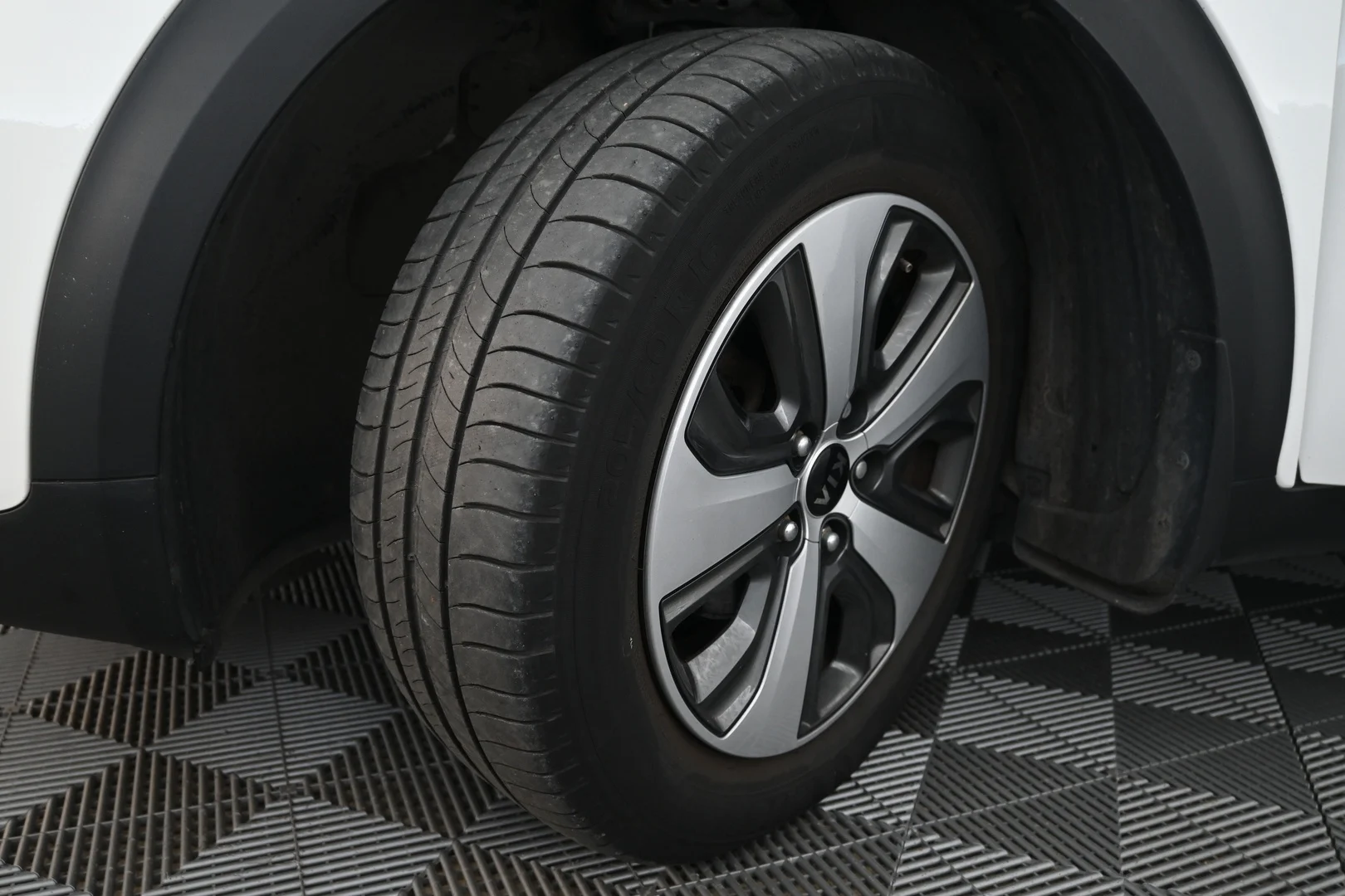 Car Image - 5xeFWdtnHfQORkzKcHkI1K