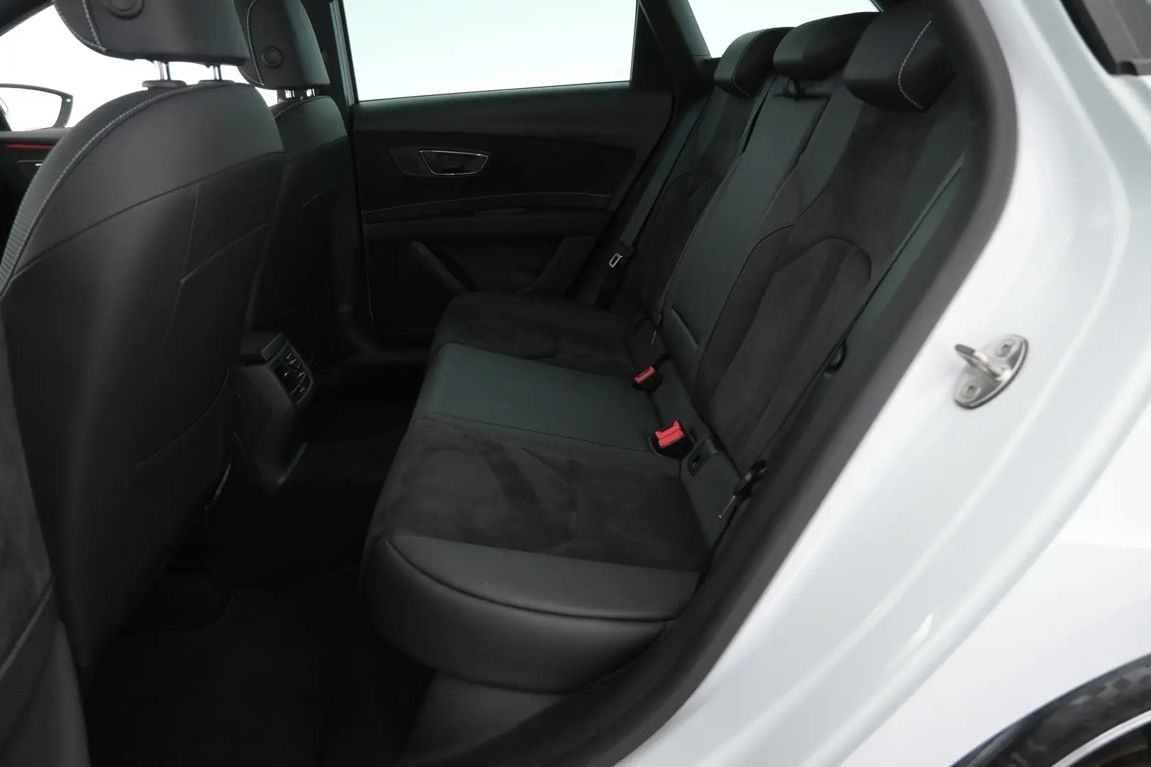 Car Image - 6vAIaqSjMPsIvbXpdZDY54