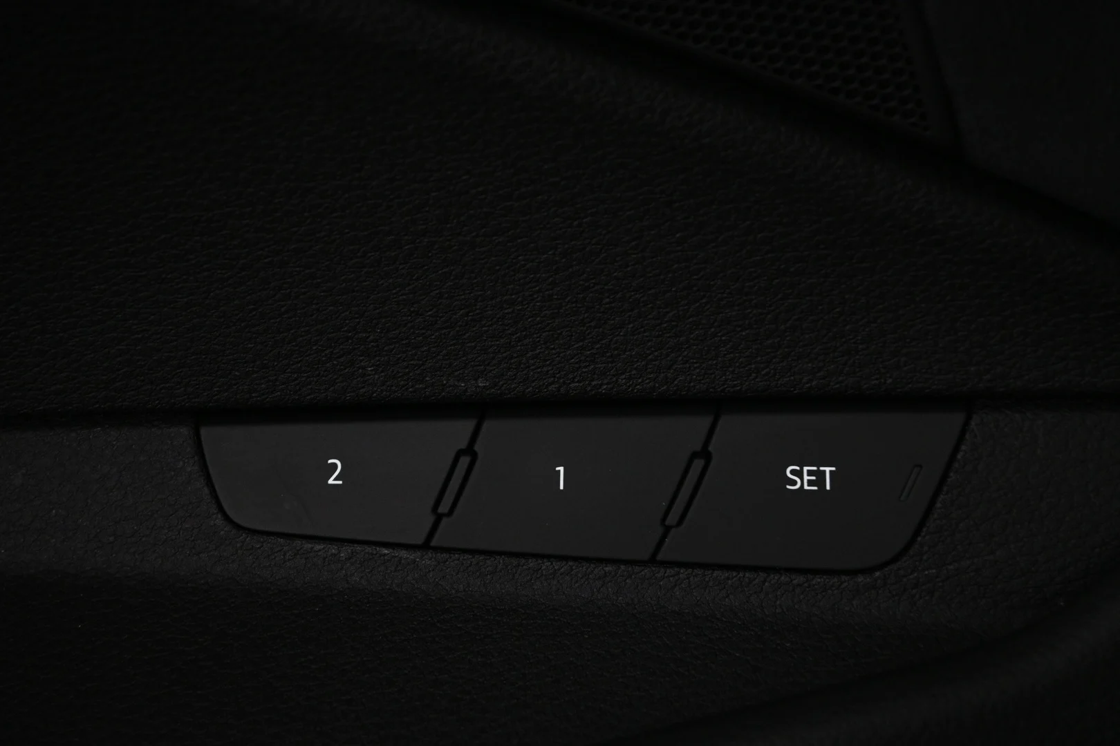 Car Image - 3qwtil7s01E5Mh2bJiHX4K