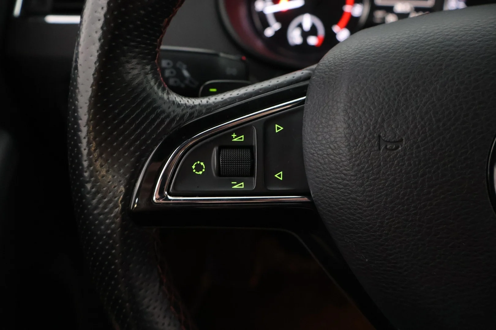 Car Image - 5ivPSMDD65bIRTDPOXkr3J
