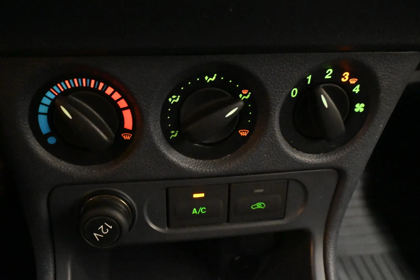 Car Image - 57NhcbujiIYekWr3r7UvJ7