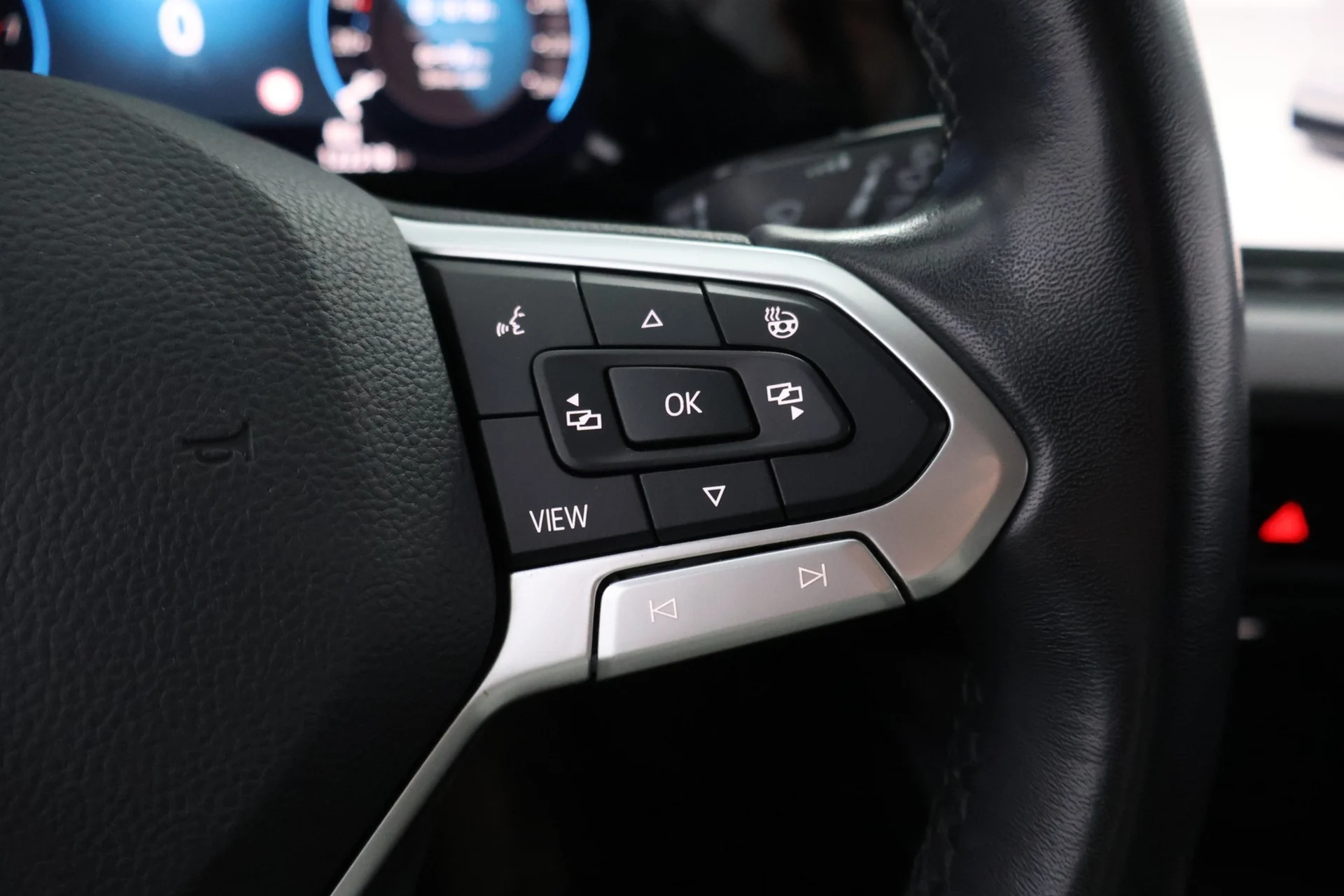 Car Image - PG9LJc3EHU4LJ5c9iq3GB