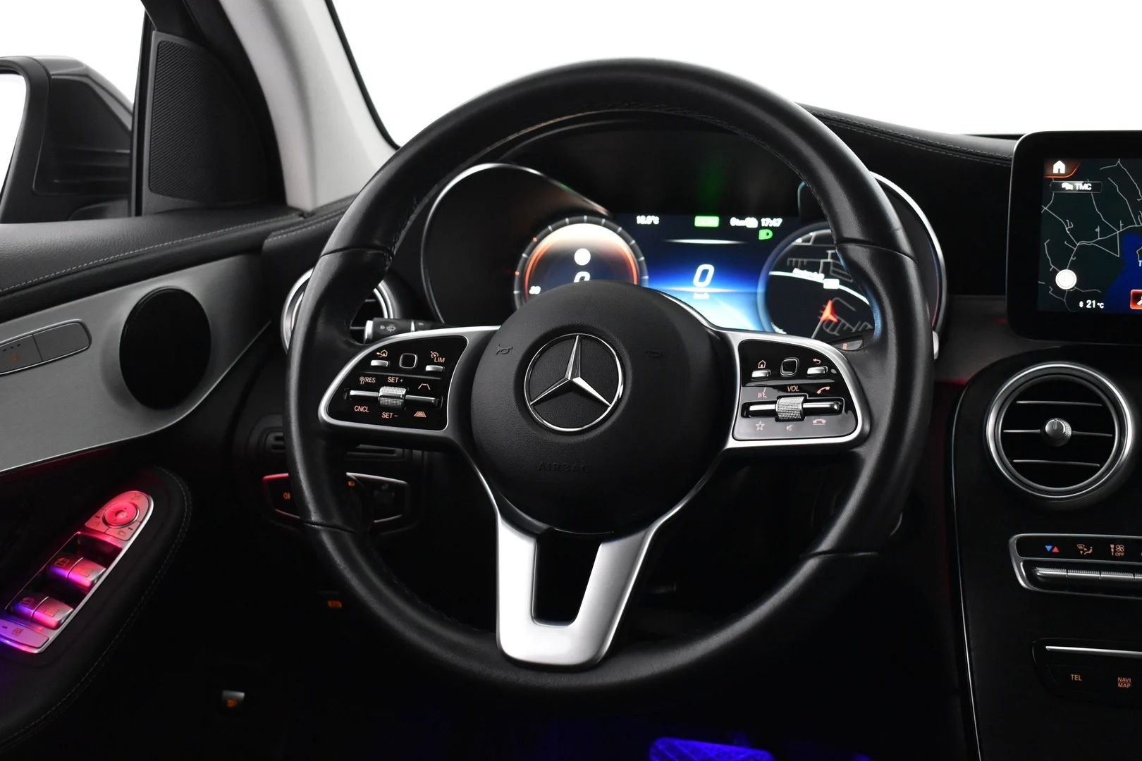 Car Image - Yl7aSWTRHJaisY7GTPGI1