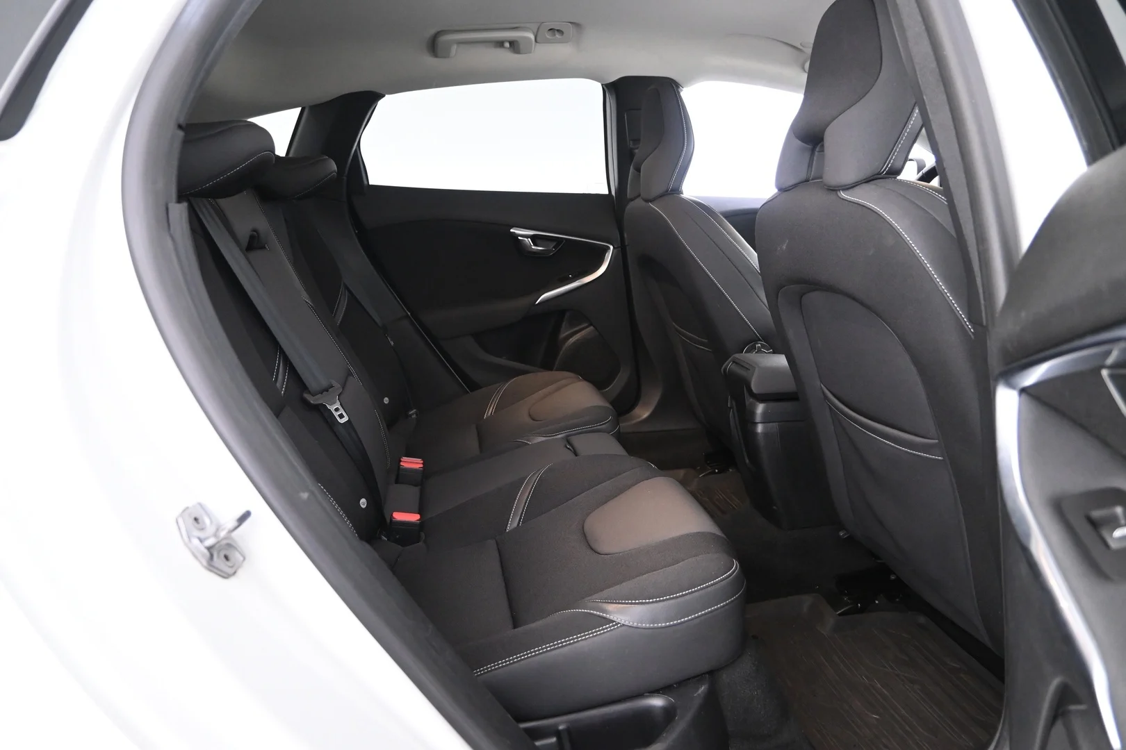 Car Image - 2L9dE7fltbu87qxCHyeUo3