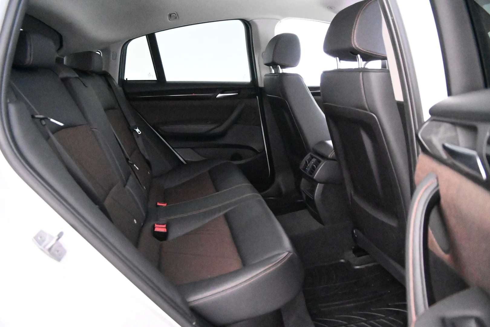 Car Image - 7IgH8GqCUIBMTnvSOJ98lR