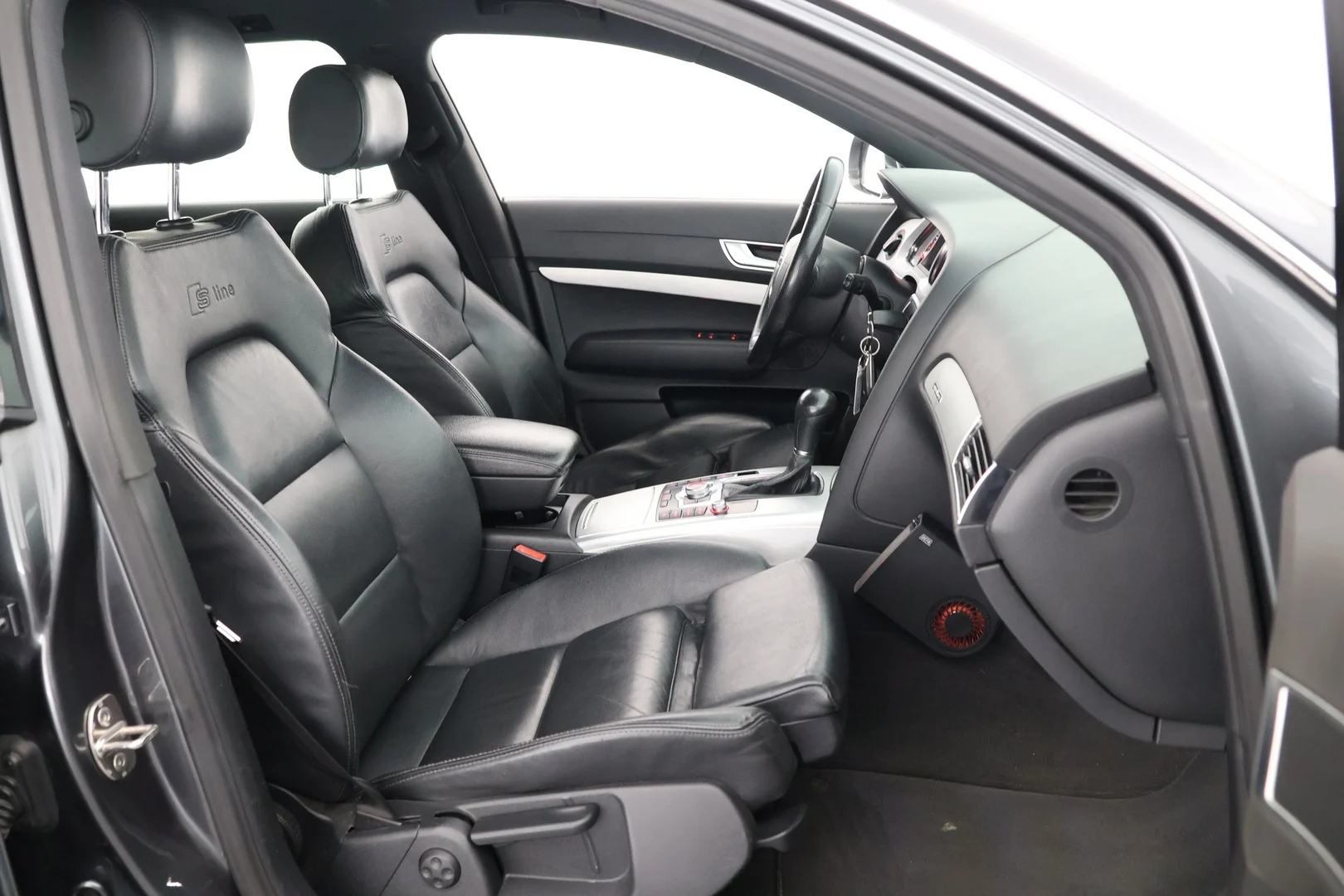 Car Image - 7DwAGL4Xro4AuStR9PPRew