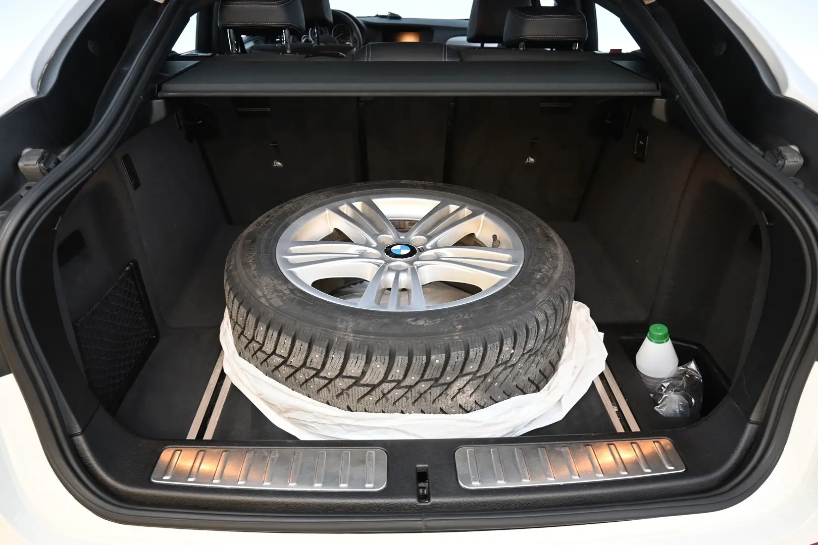 Car Image - 3bUTMojxKJzqC2QHhIrDre
