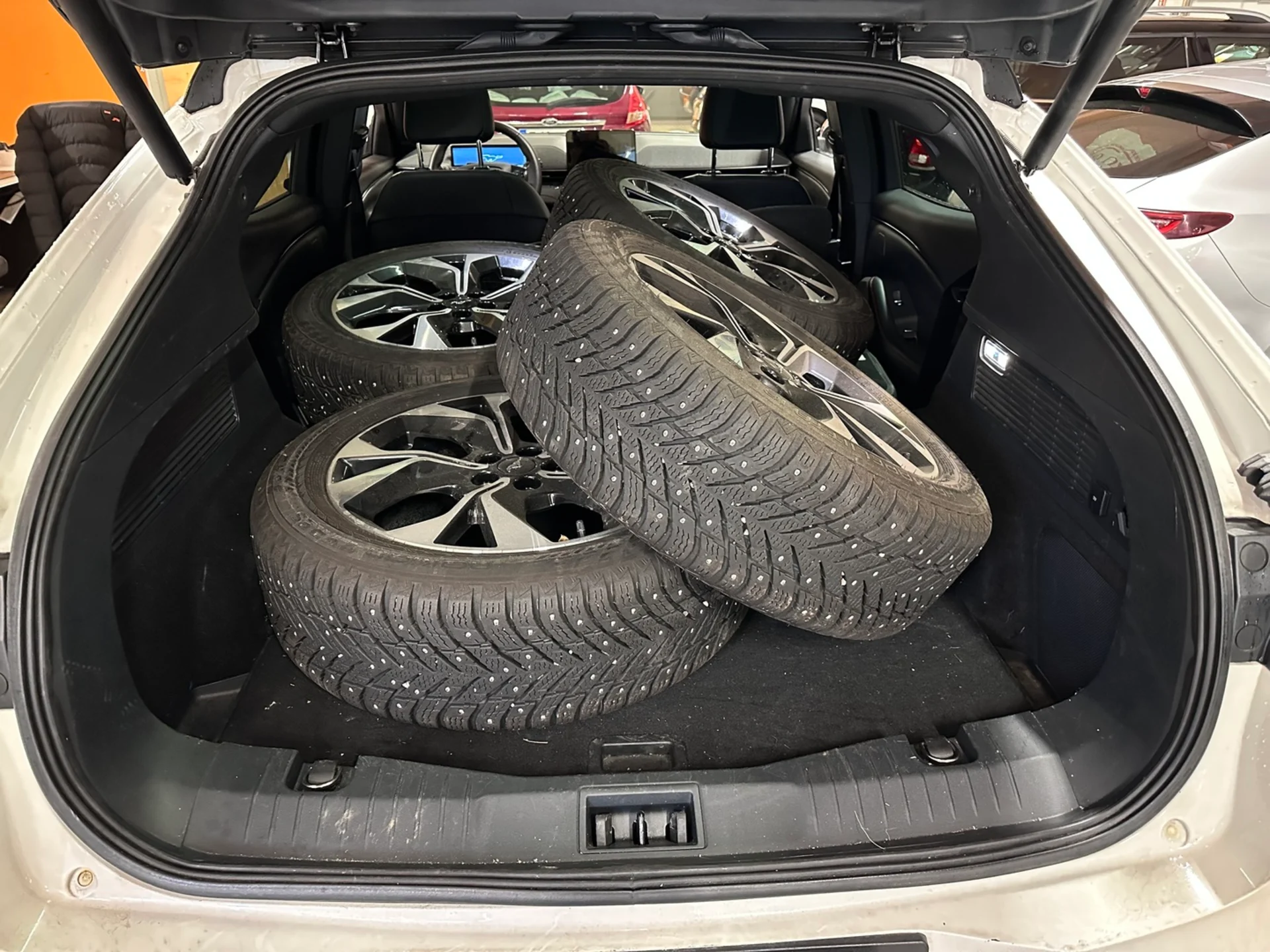 Car Image - 1phjQk5Q2Z4nsRfi5YADt6