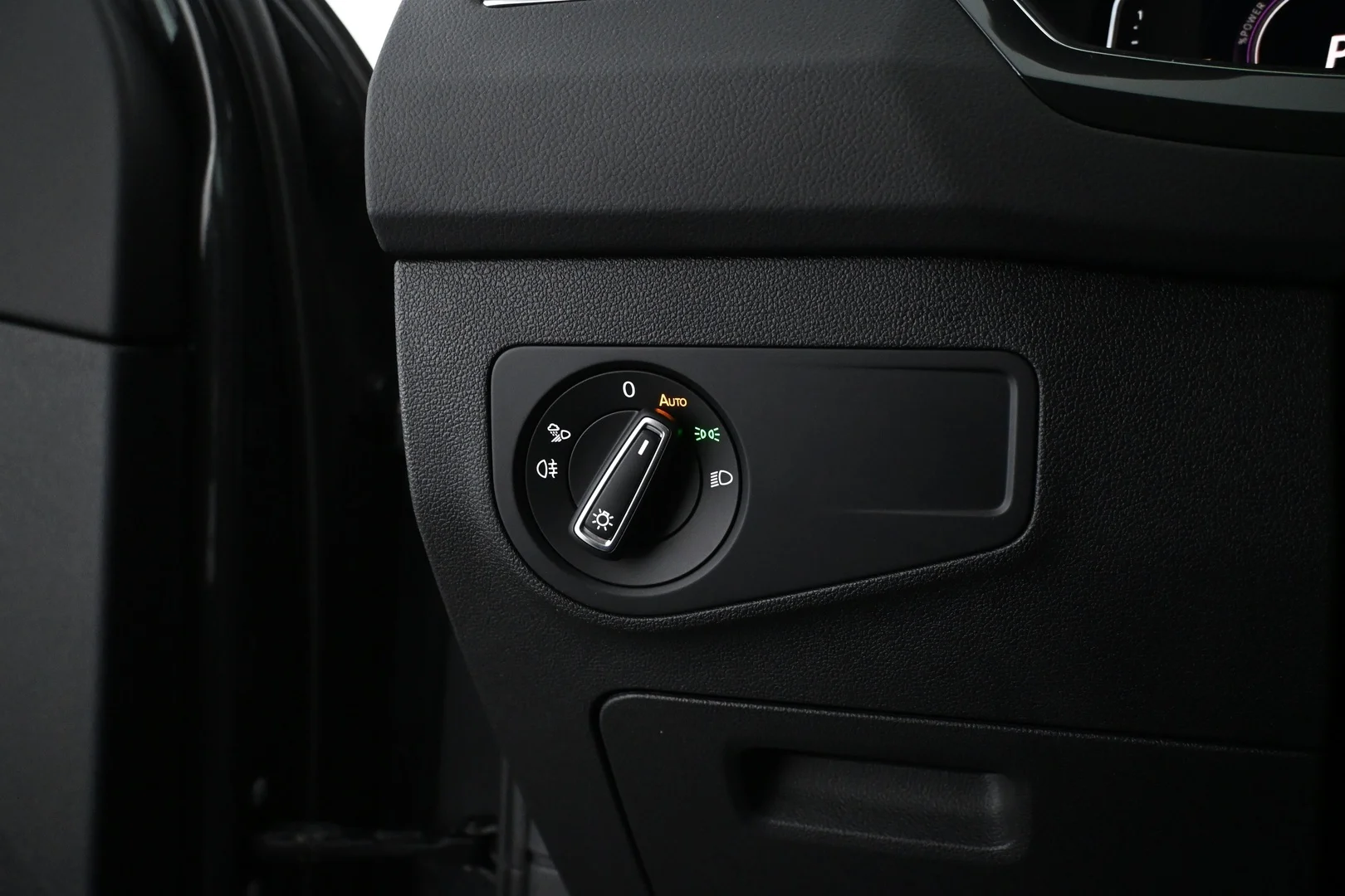 Car Image - 6HfWw7SBqkuv4D0w32uB49