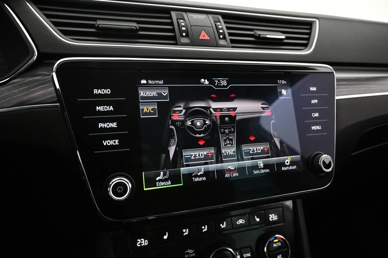 Car Image - yoWYJ7bbNn3bSf7Qz4j5T