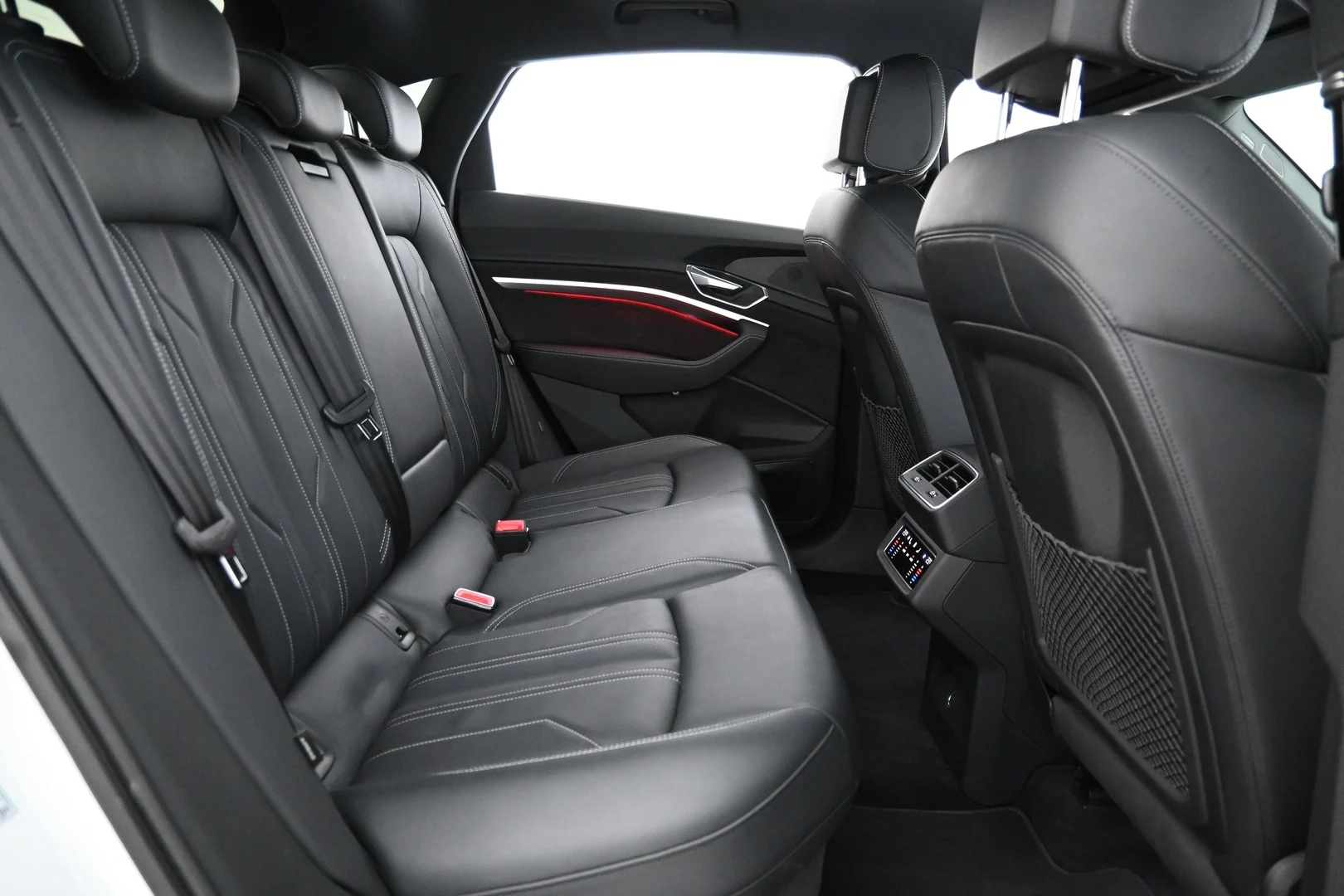 Car Image - 6E8VGmBzF9pgoyVEpYvRcu