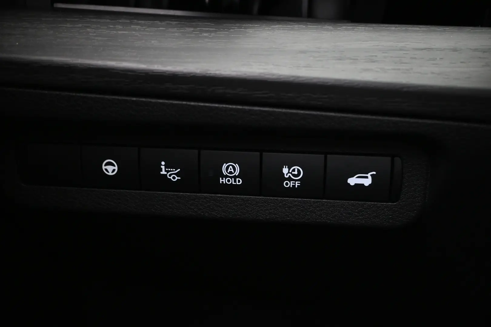 Car Image - 5M9jLbKFSU8ZkJdZMY0AuU